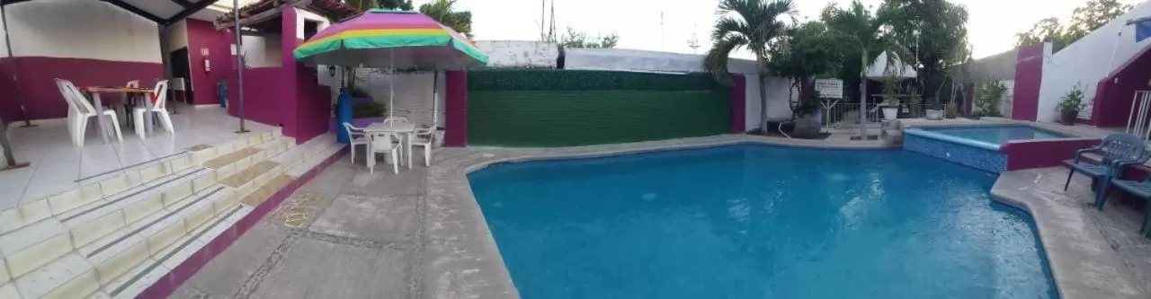 Pool view in Hotel Ayalamar Manzanillo