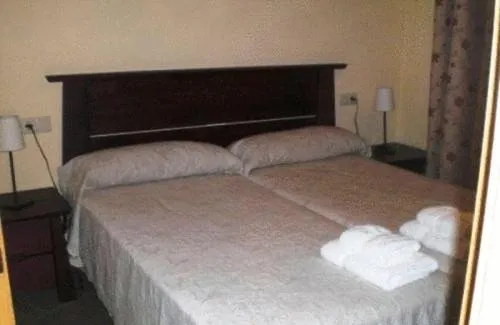 Photo of the whole room, Bed in Apartamentos Turísticos Plaza del Olvido