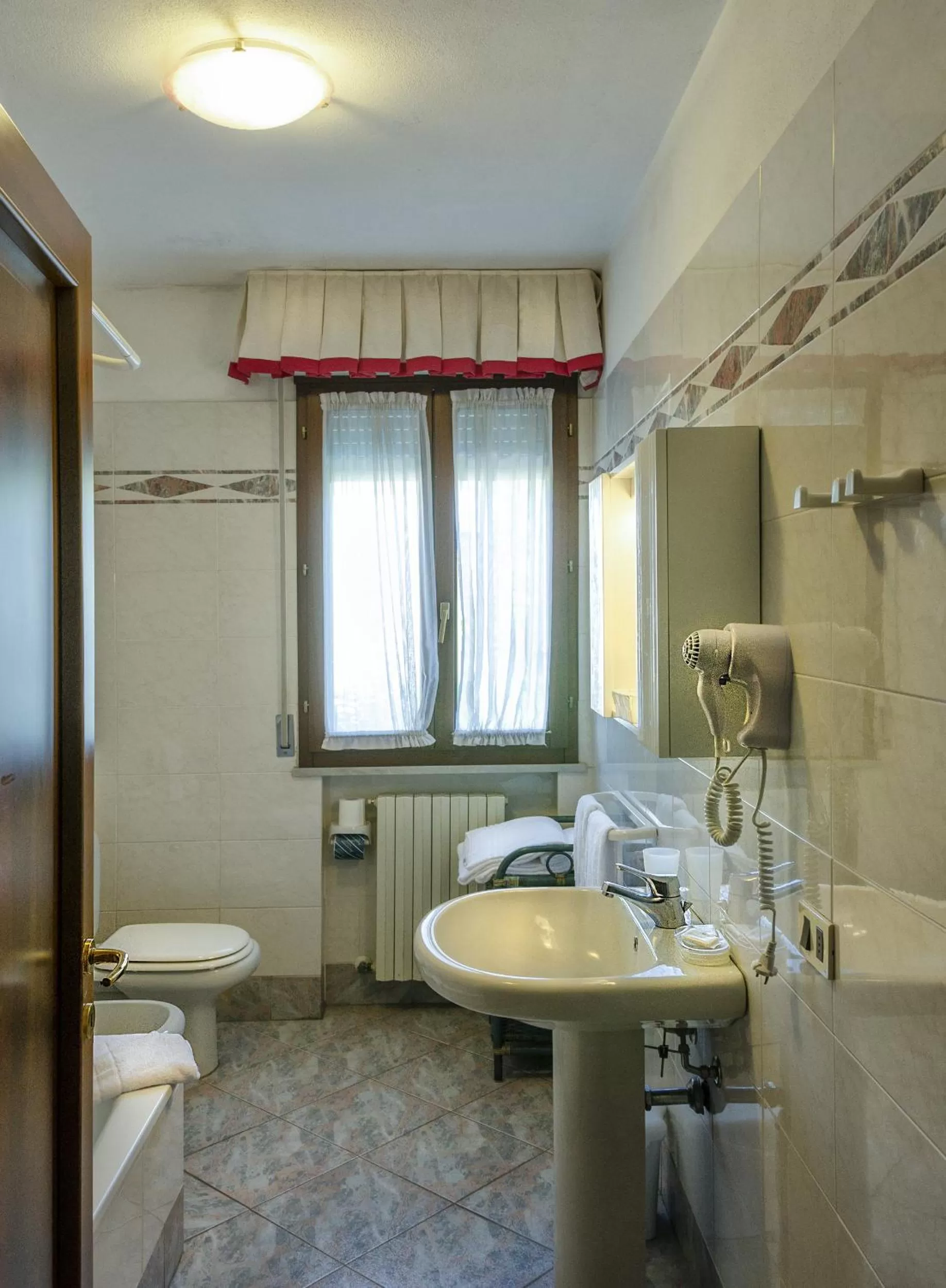 Shower in Giada Palace - Rooms