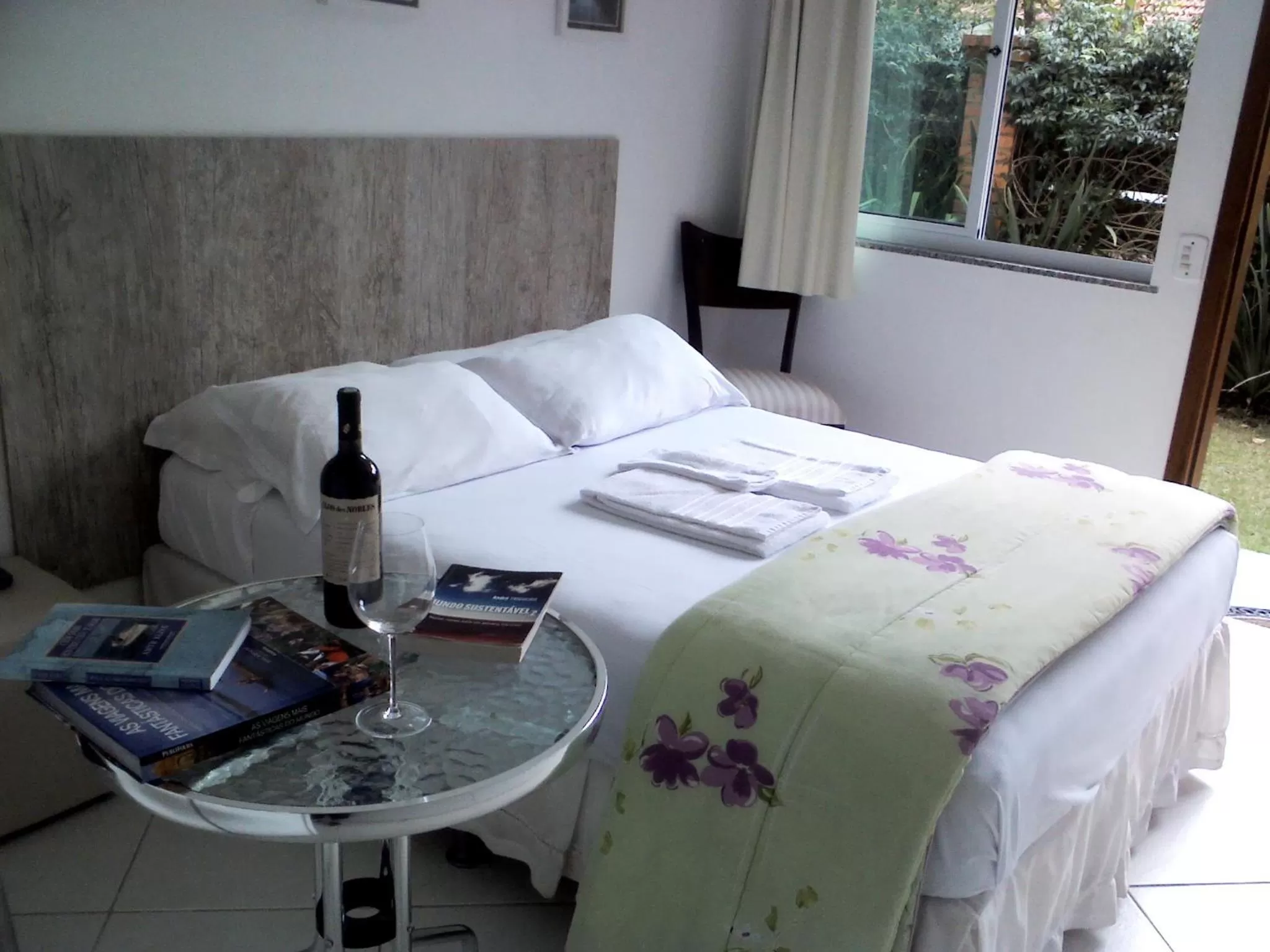 Decorative detail, Bed in Pousada Green