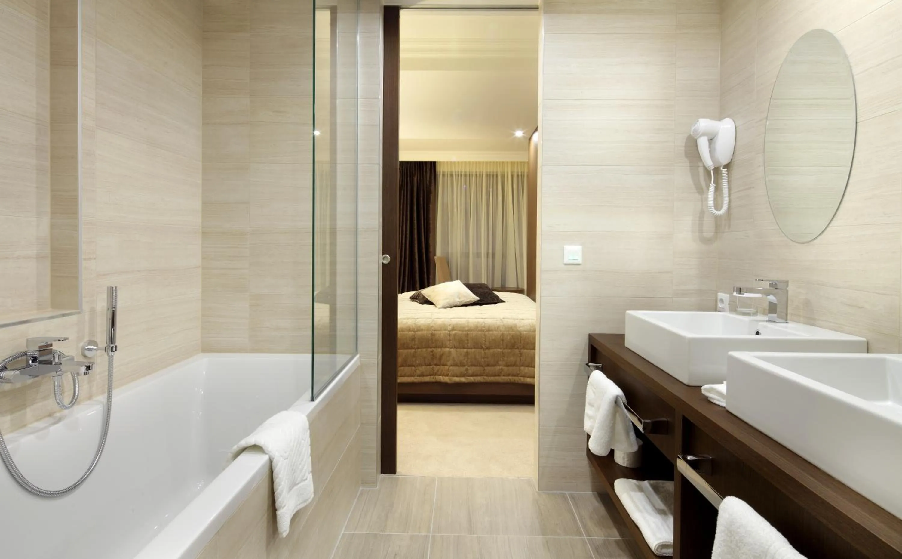 Bathroom, Bed in Hotel Nox