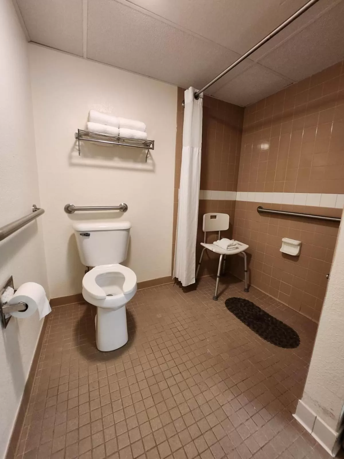 Bathroom in Hot Springs Village Inn