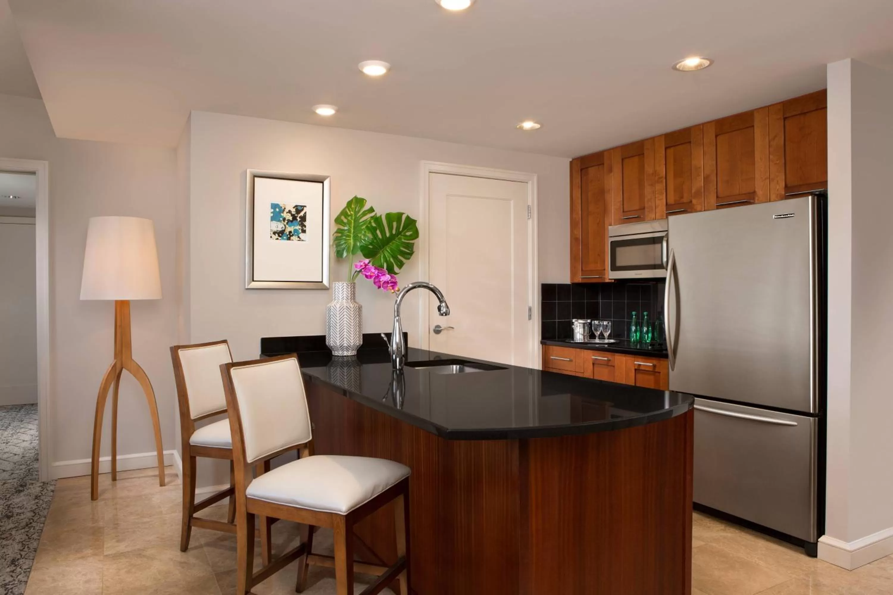 Kitchen or kitchenette in Palm Beach Marriott Singer Island Beach Resort & Spa