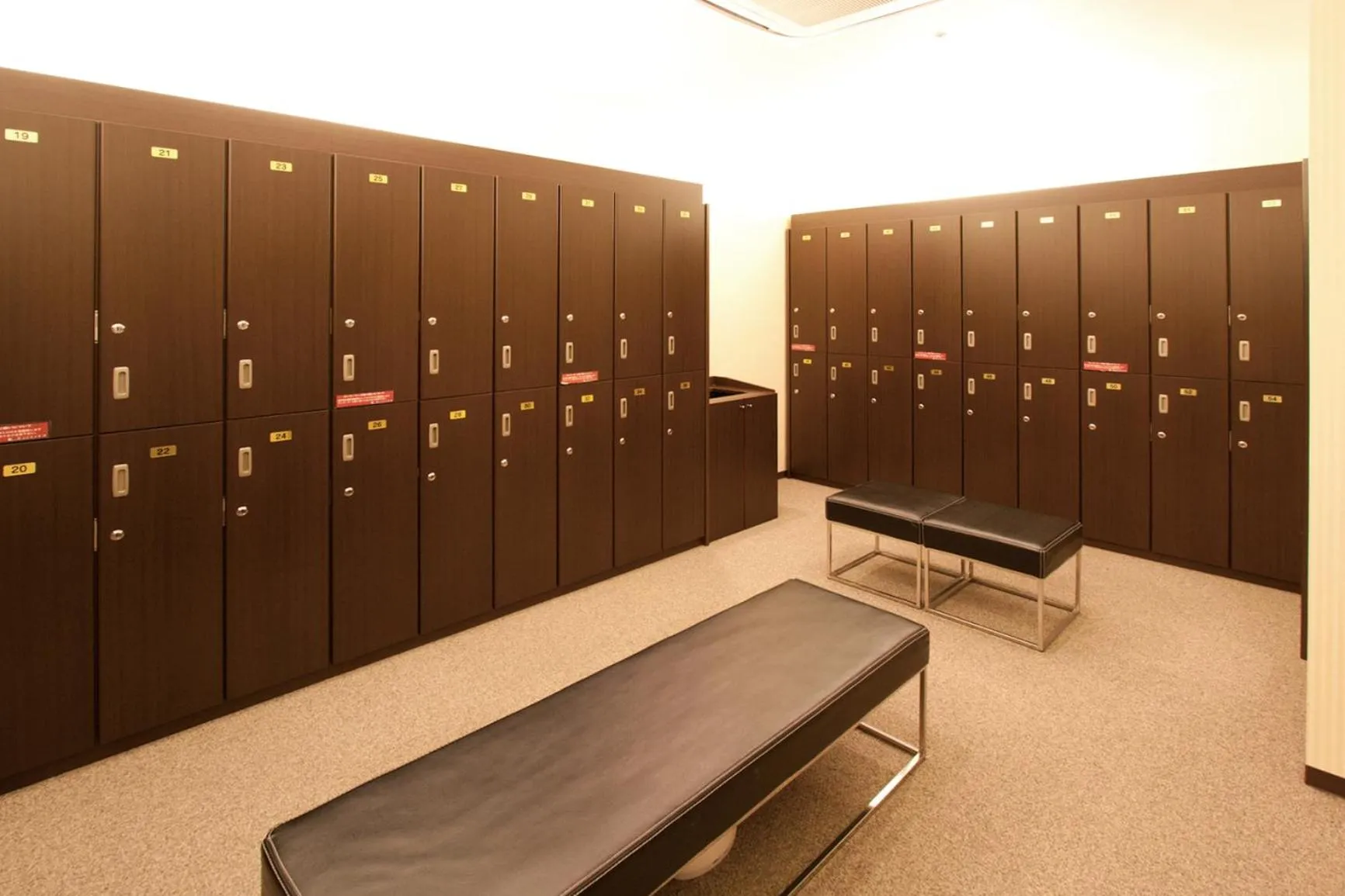 microwave in HEARTS Capsule Hotel & Spa Nakasu -Male only-