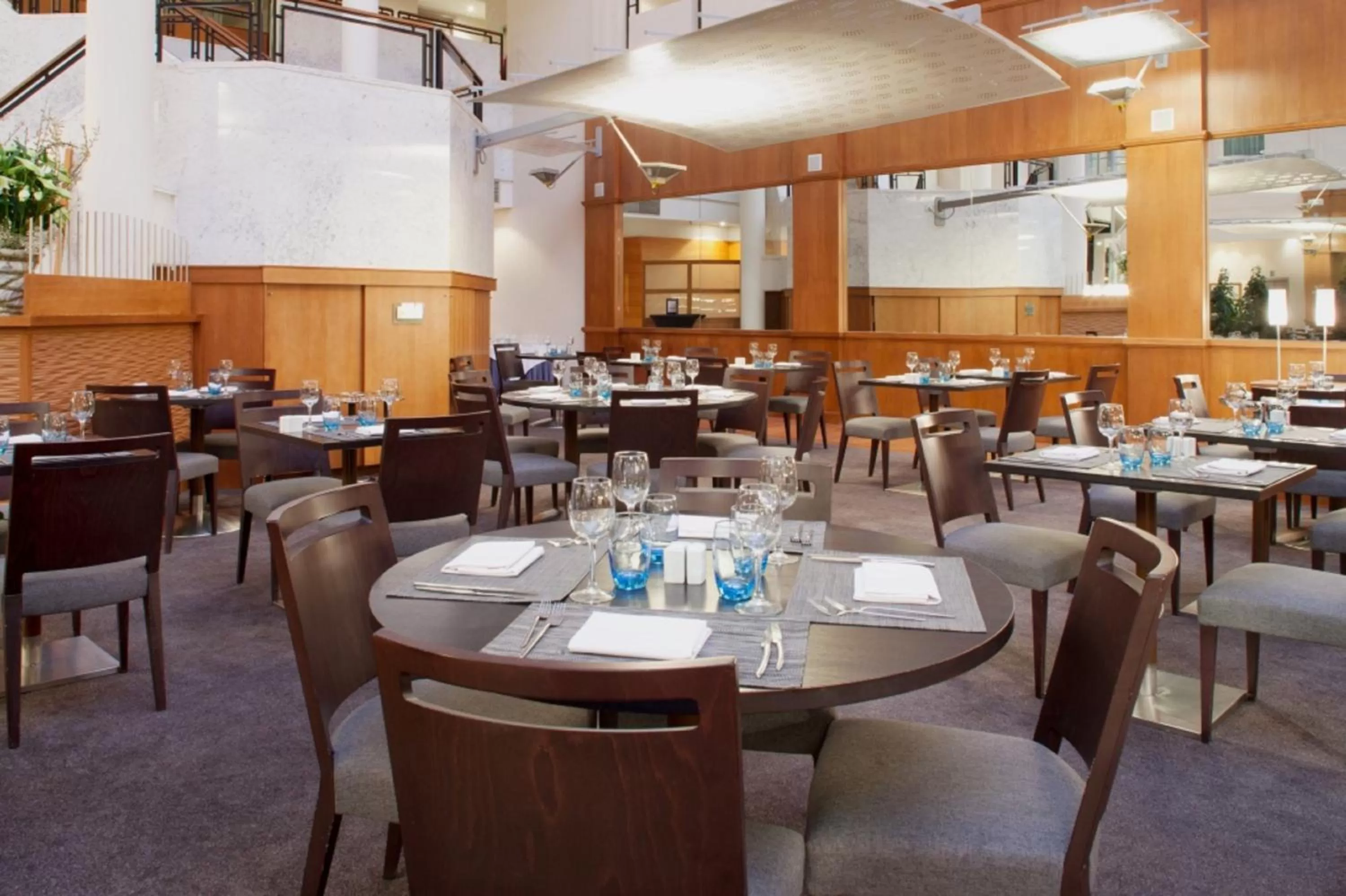 Restaurant/places to eat in Holiday Inn Gent Expo by IHG