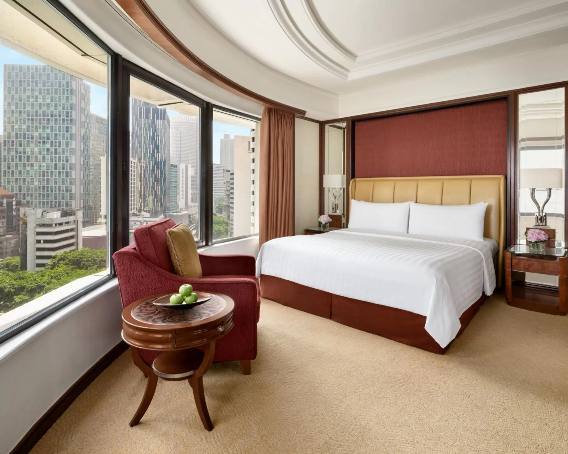 Shower, Bed in Shangri-La Kuala Lumpur