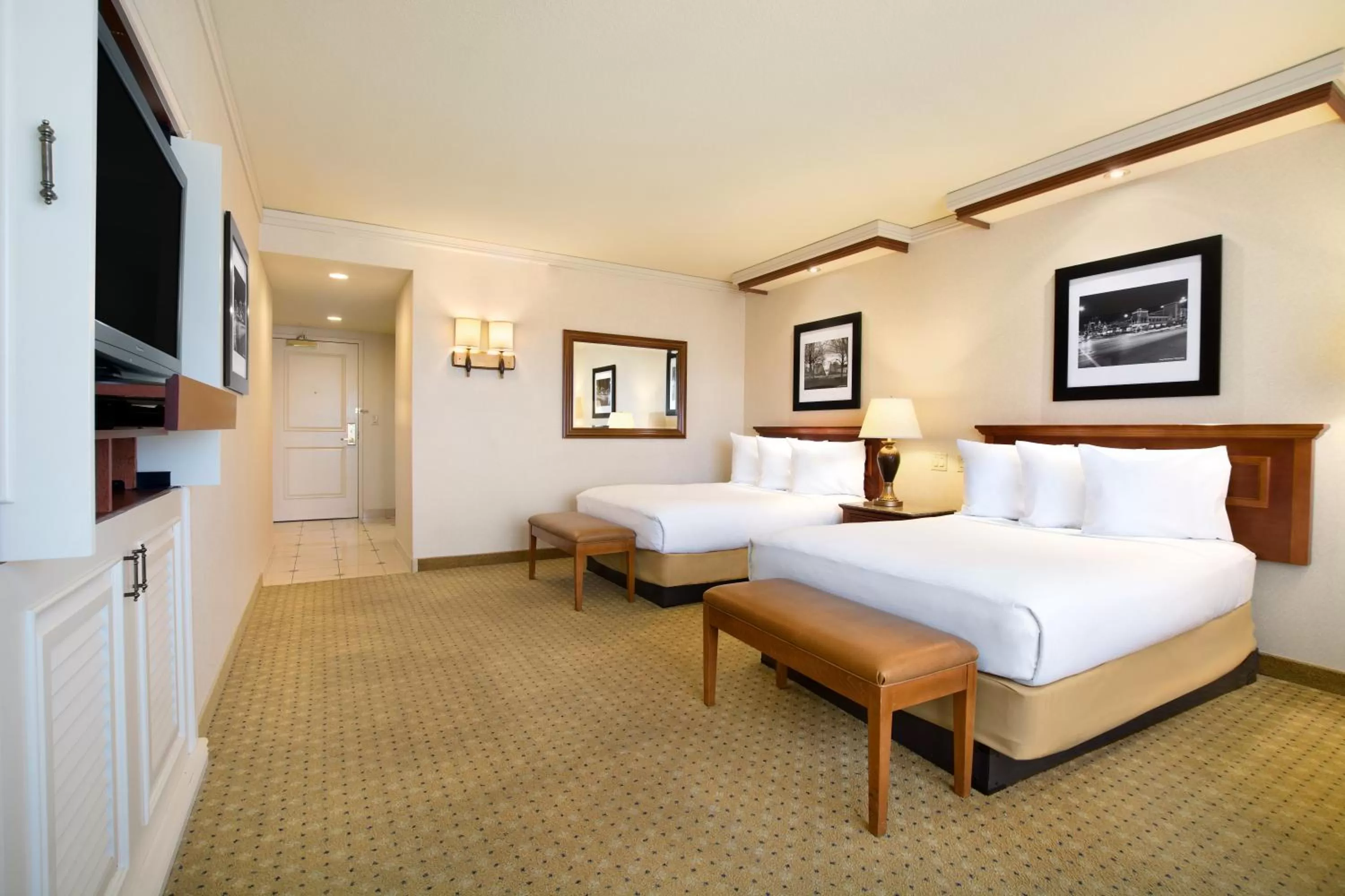 LV Tower - Premium Two Double Smoking	 in Harrah's Kansas City, A Caesars Destination