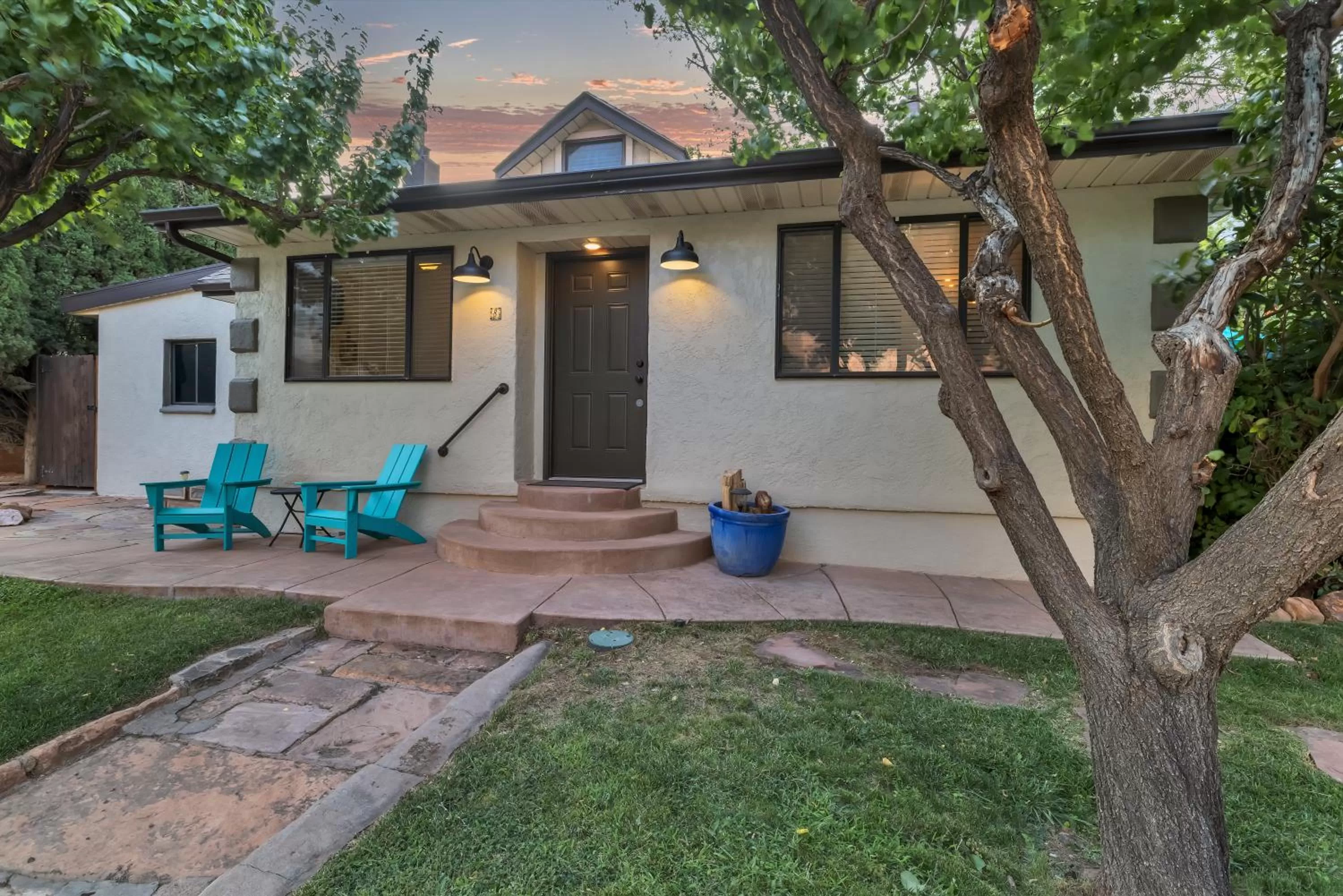 Patio in Red Rock Inn Cottages