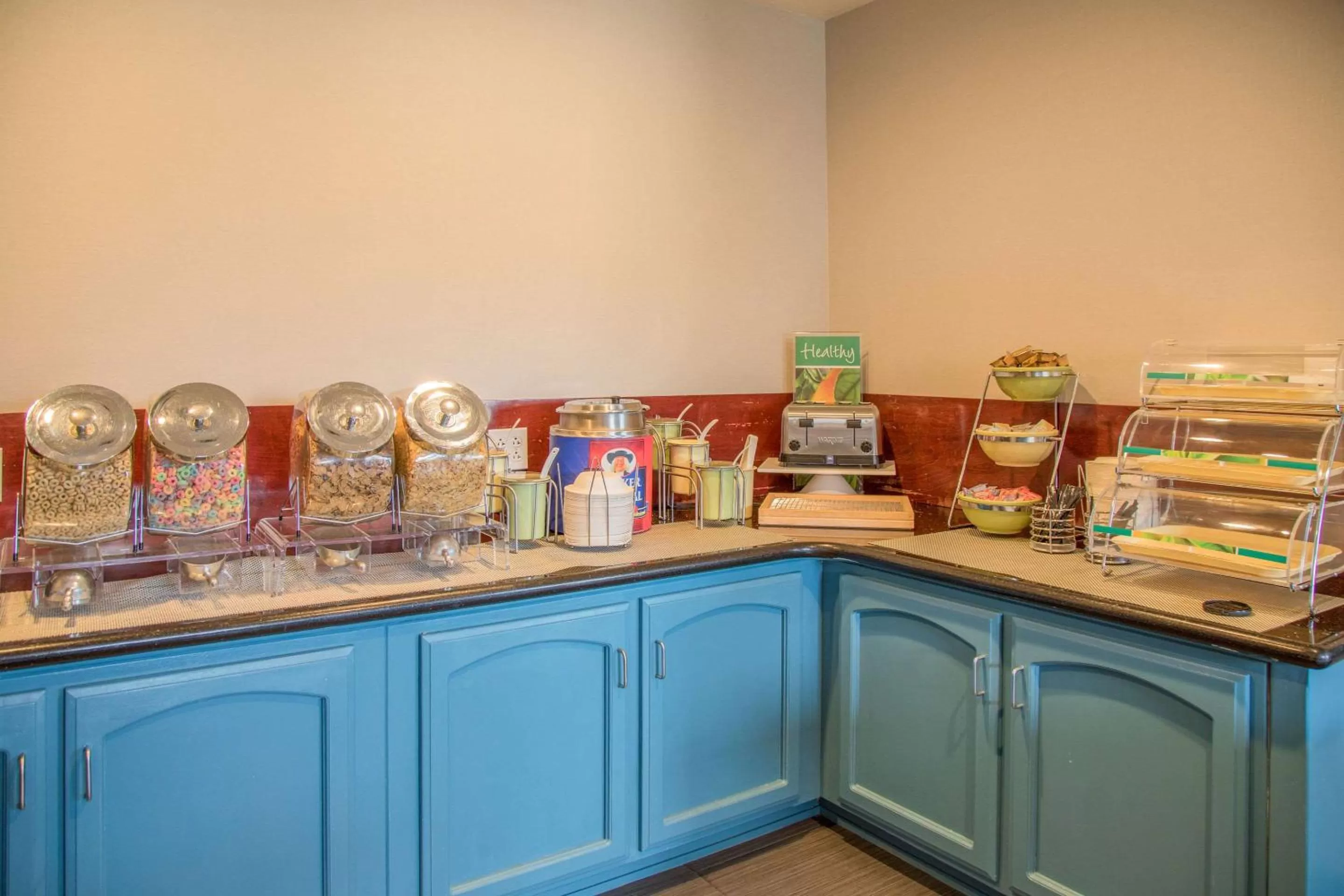 Restaurant/places to eat in Quality Inn Merced Gateway to Yosemite