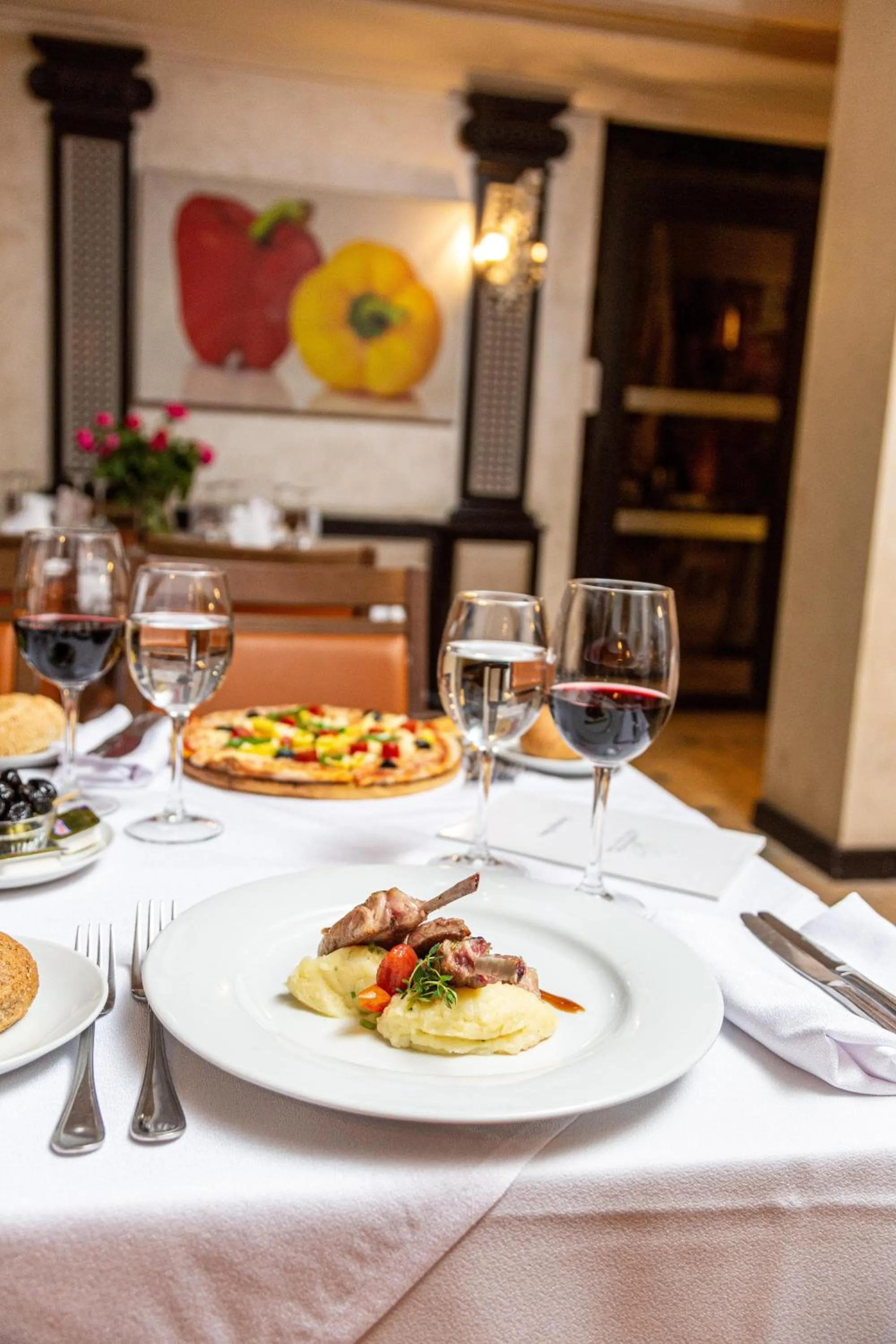 Restaurant/places to eat in Rose Aqua Park Hotel