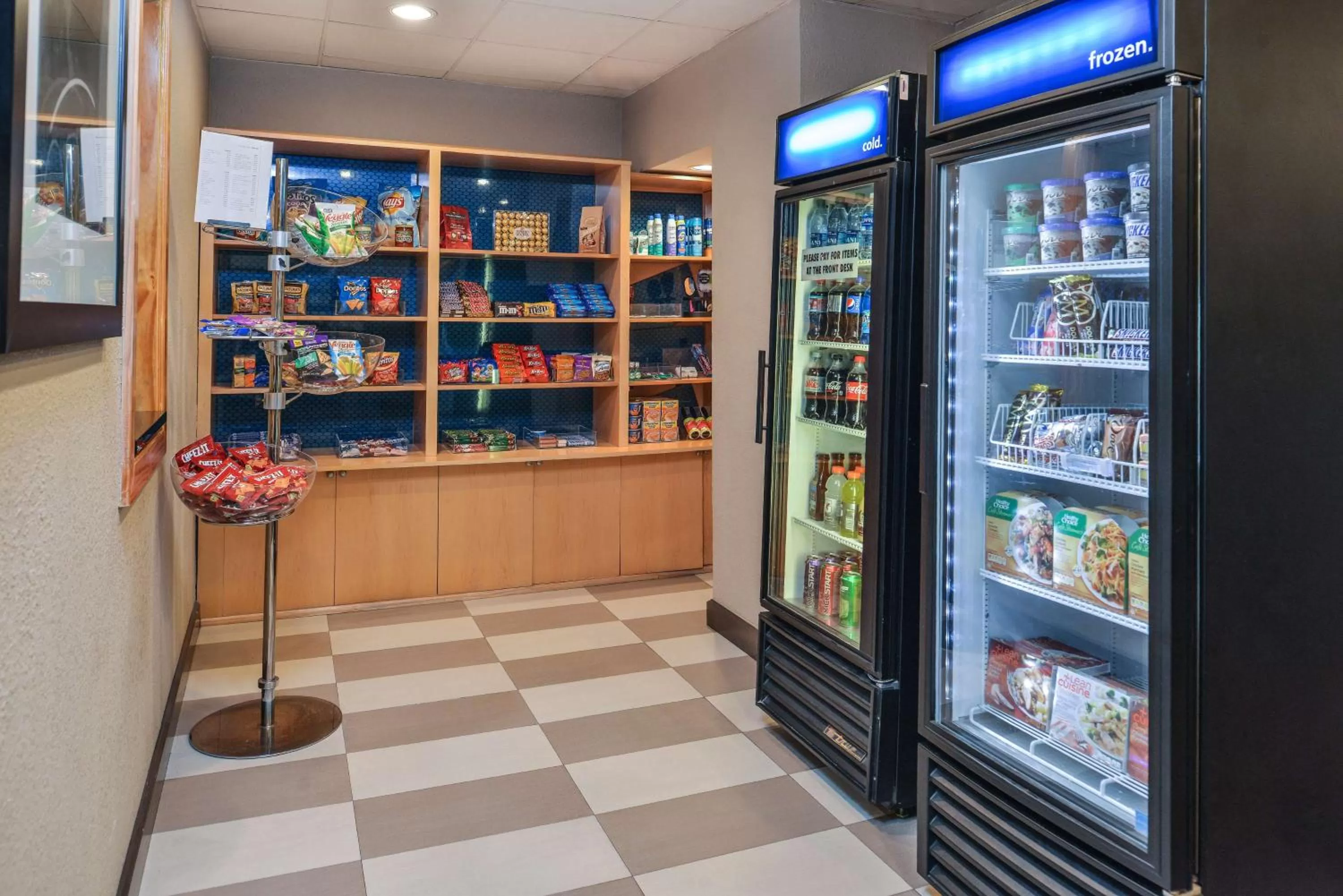 Restaurant/places to eat in Hampton Inn Closest to Universal Orlando