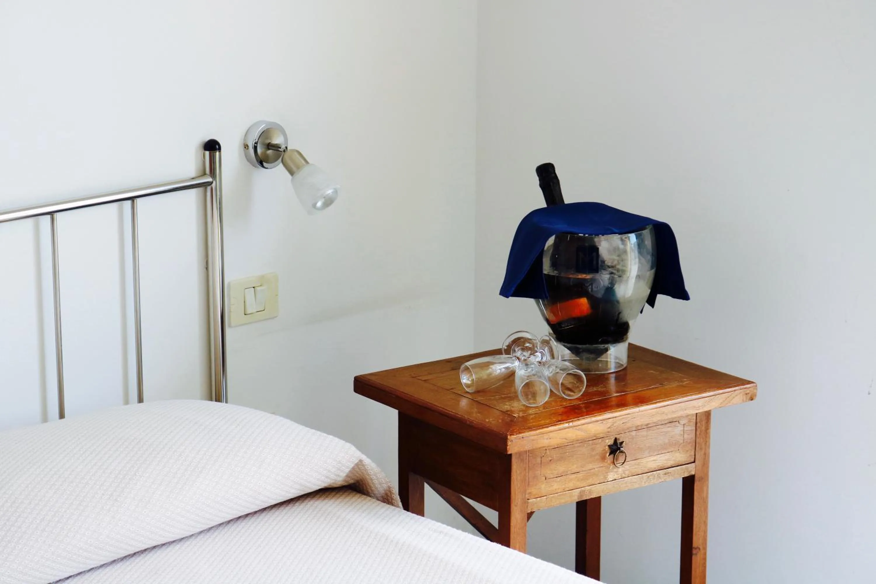 Alcoholic drinks, Bed in Hotel Rizieri