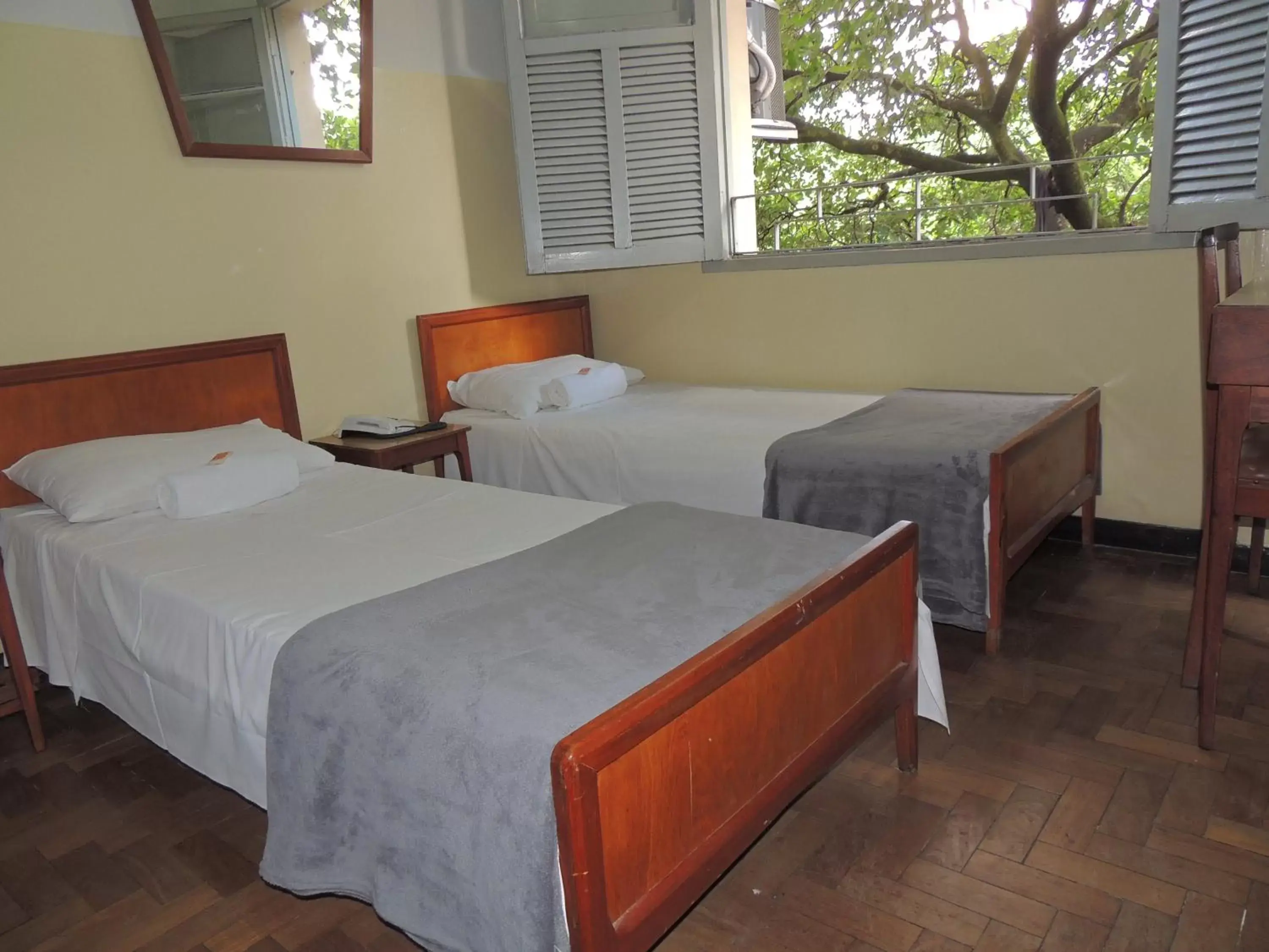Quadruple Room - single occupancy in Hotel Esplanada Belo Horizonte - Proximo a Estacao de Trem Quadruple Room - single occupancy in Hotel Esplanada Belo Horizonte - Proximo a Estacao de Trem