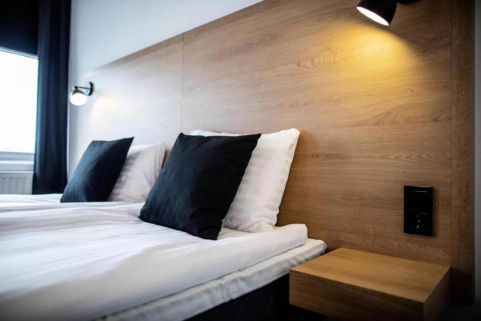 Spring, Bed in 201 Hotel