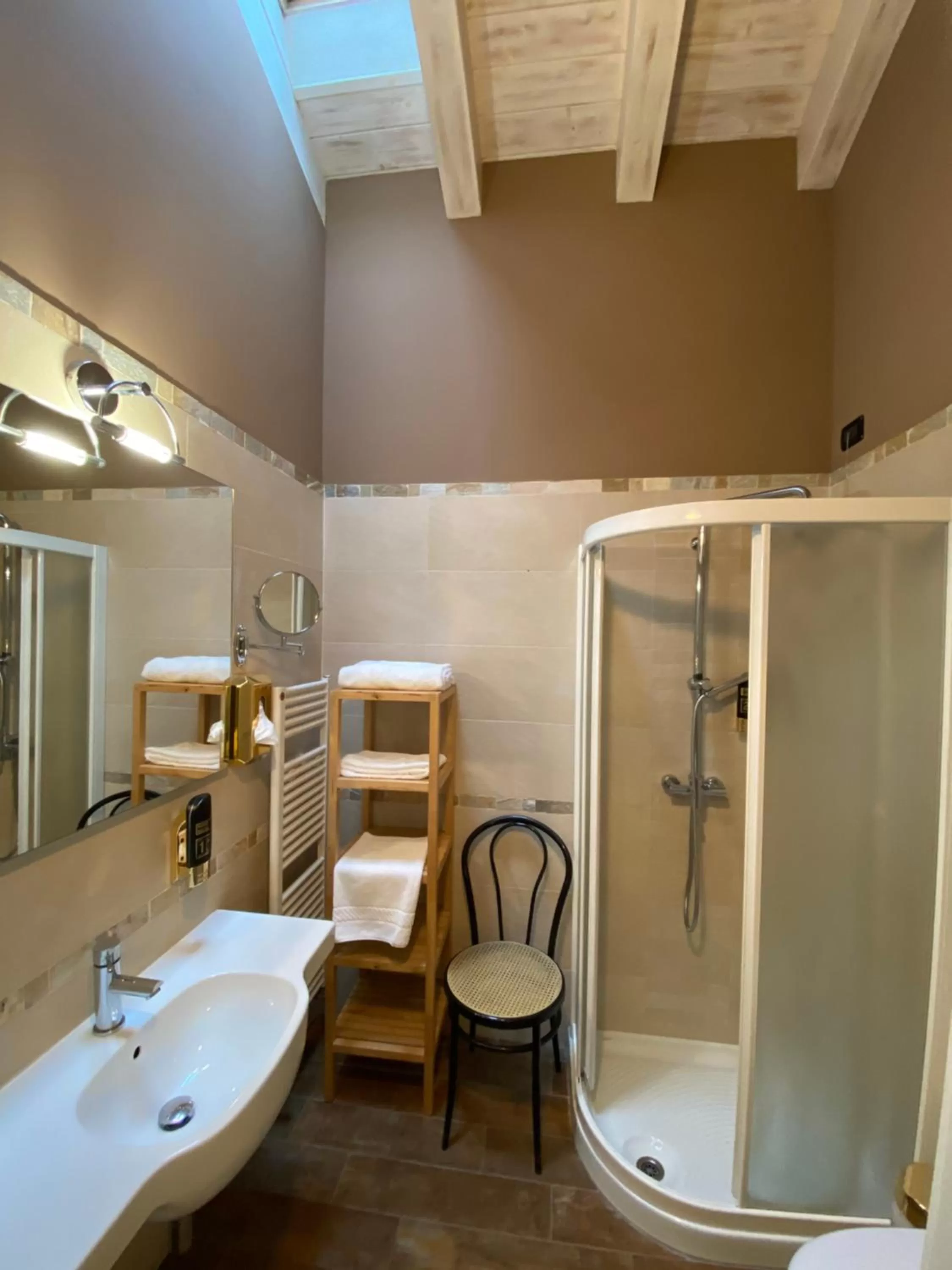 Shower, Bathroom in Le Fate Corbezzole