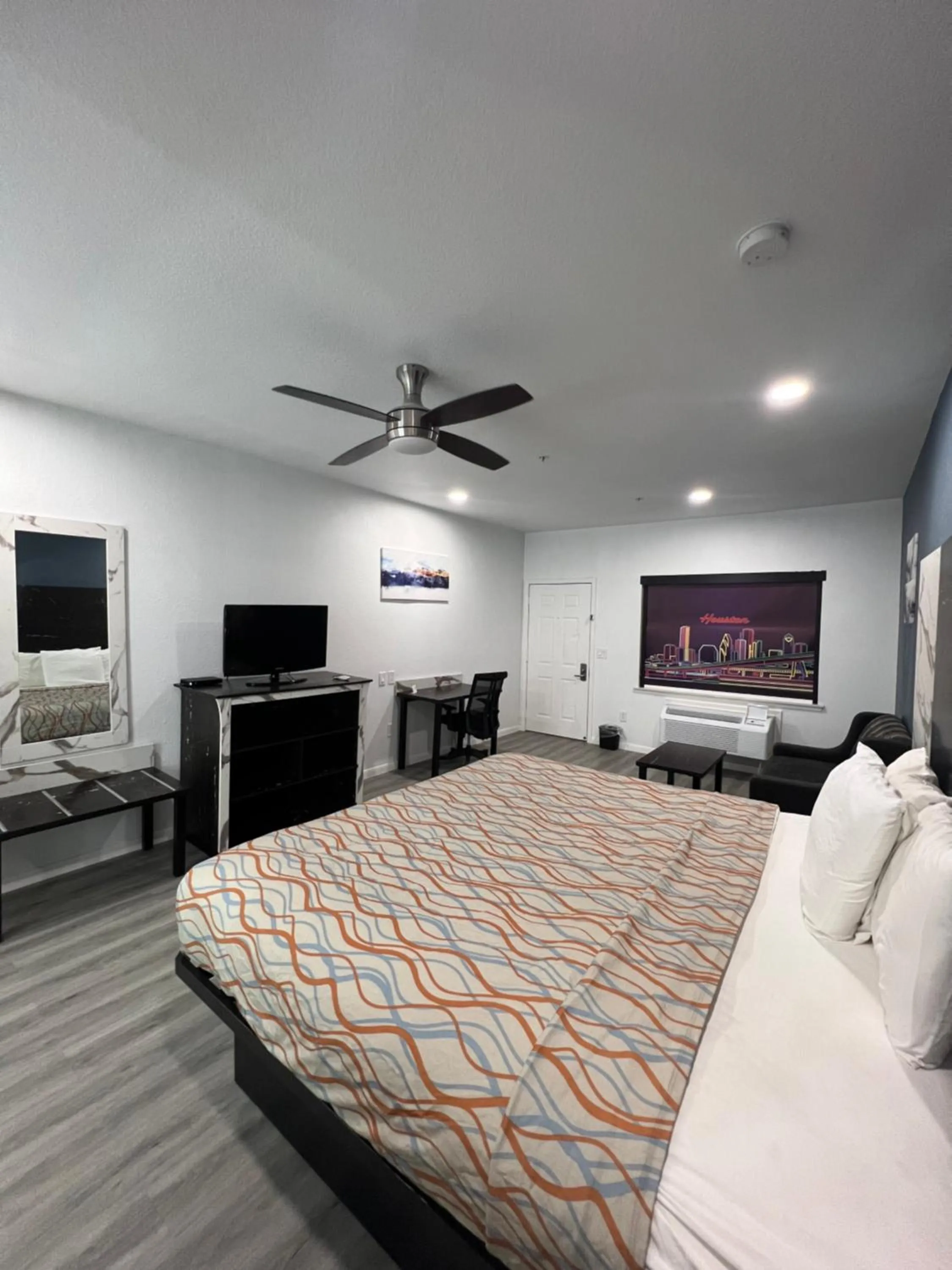 Bedroom, Bed in Grand Villa Inn Galleria