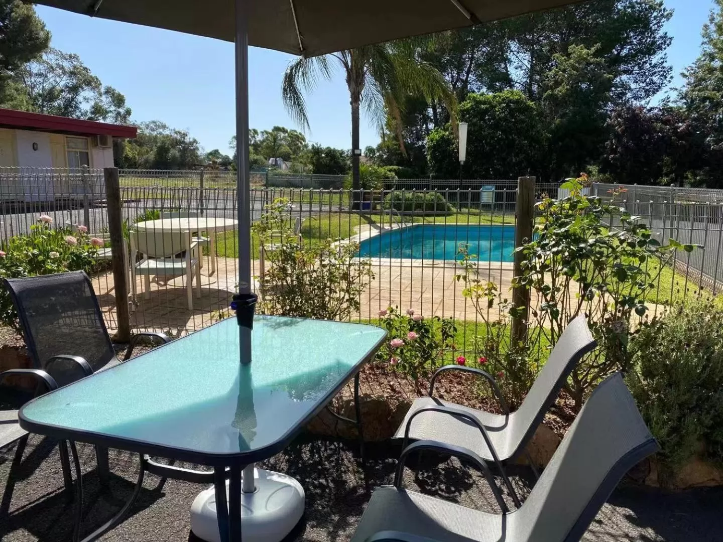 Pool view in Apollo Motel Parkes