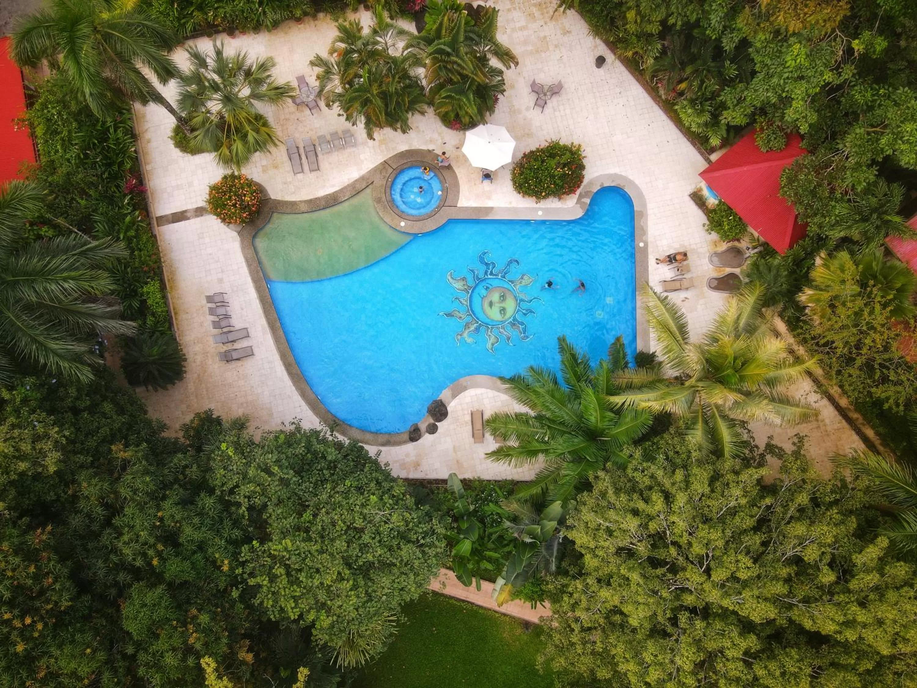 Swimming pool in Jaco Hotel DoceLunas