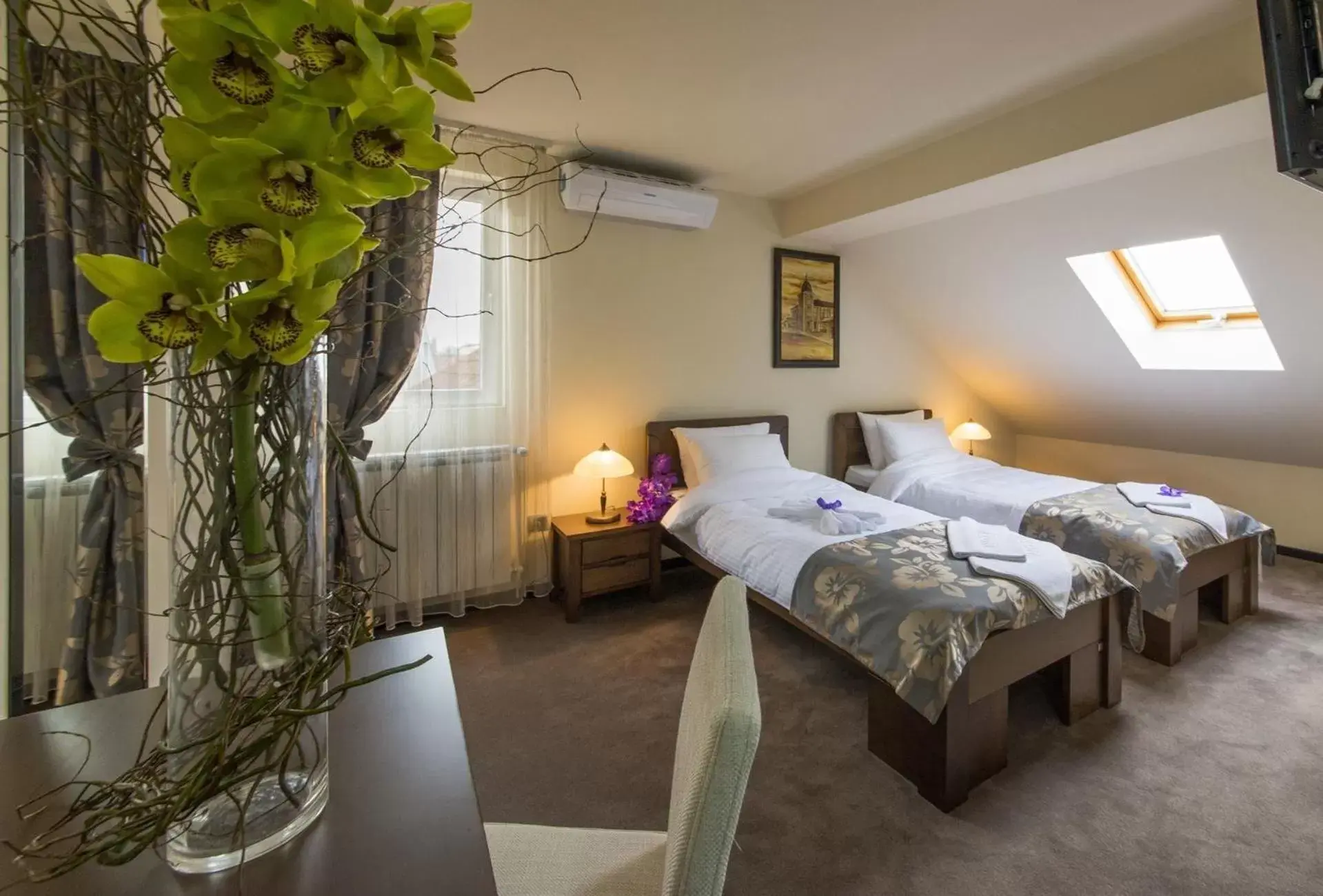 Classic Triple Room in Garni Hotel Central Lux Classic Triple Room in Garni Hotel Central Lux