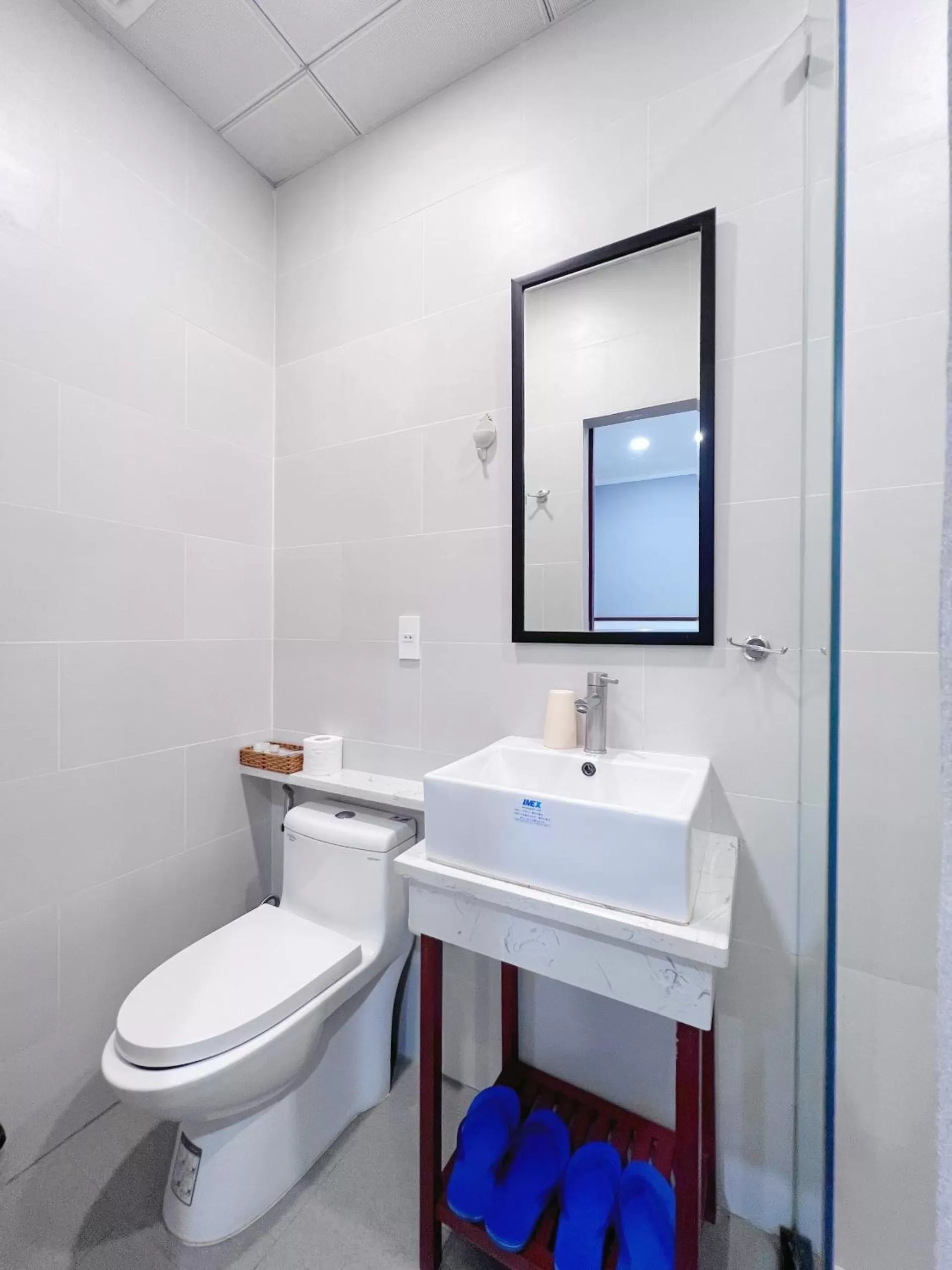 Bathroom in Văn Hoa Hotel