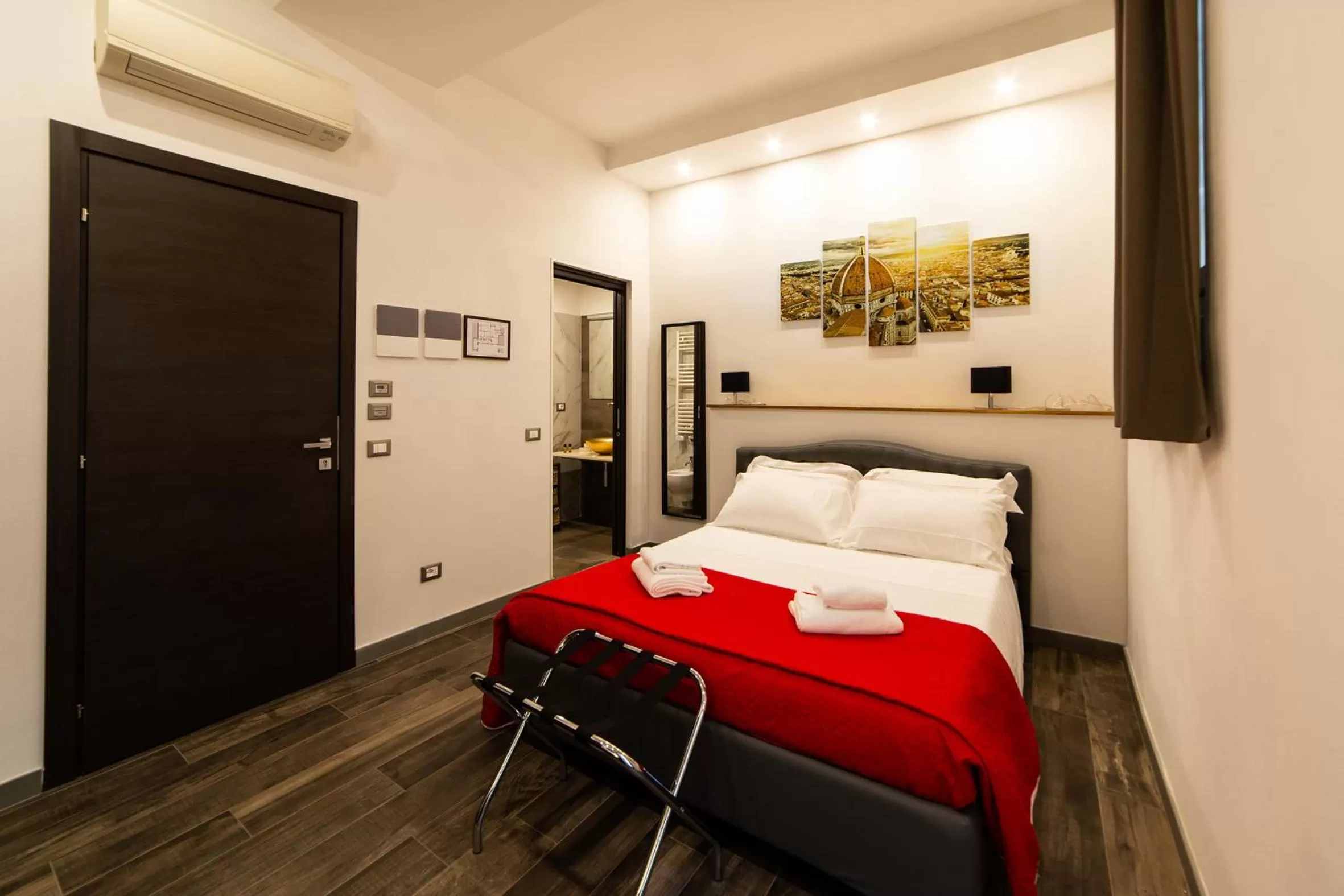 Photo of the whole room in Medici Soderini