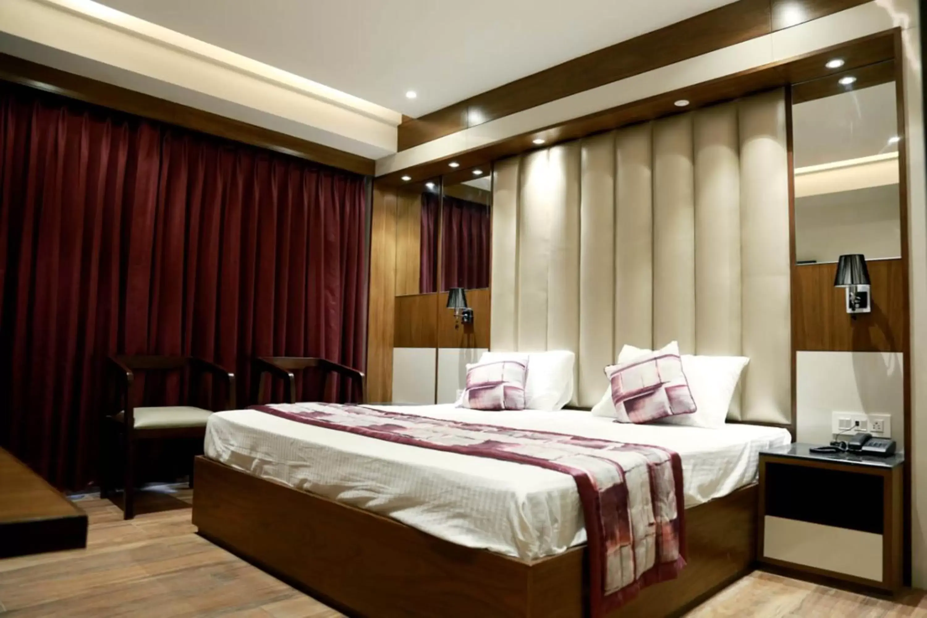 Superior Double Room in Mahaveer Shimla By Royal Collection Hotels Superior Double Room in Mahaveer Shimla By Royal Collection Hotels