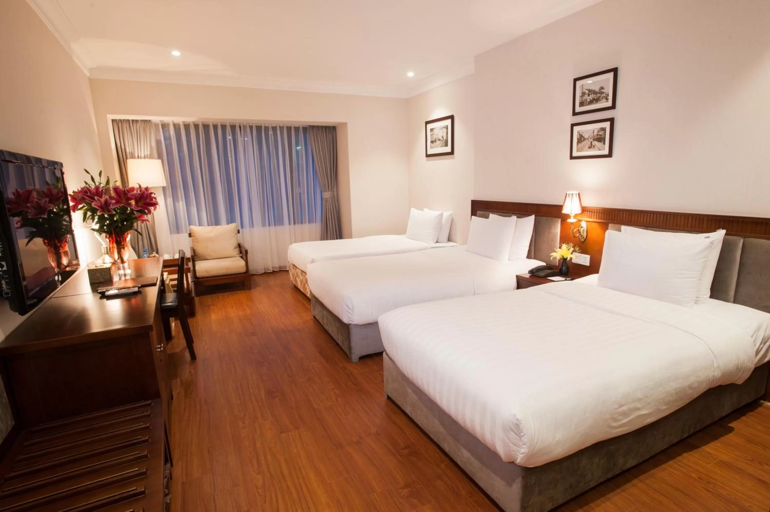 Bedroom, Room Photo in Mon Regency Hotel