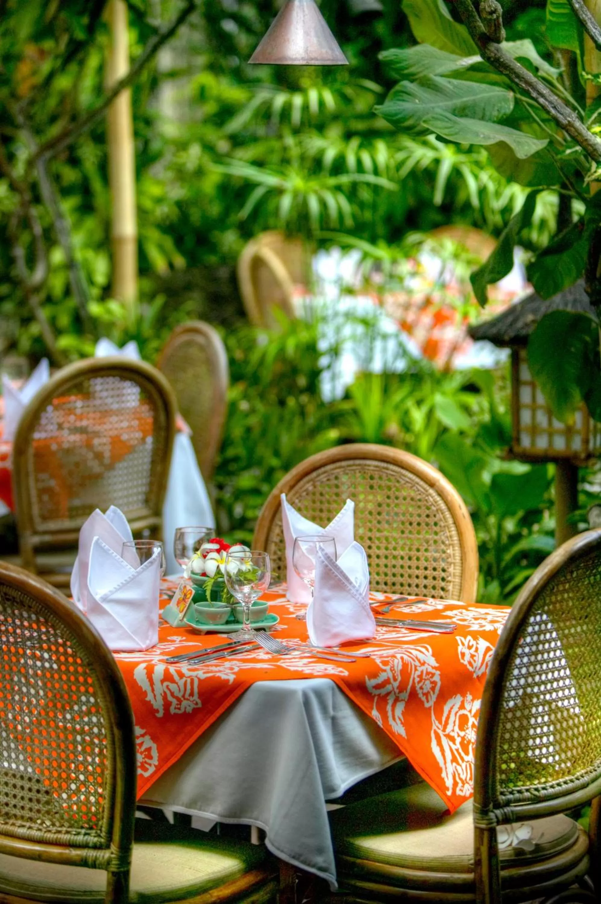 Restaurant/places to eat in Poppies Bali