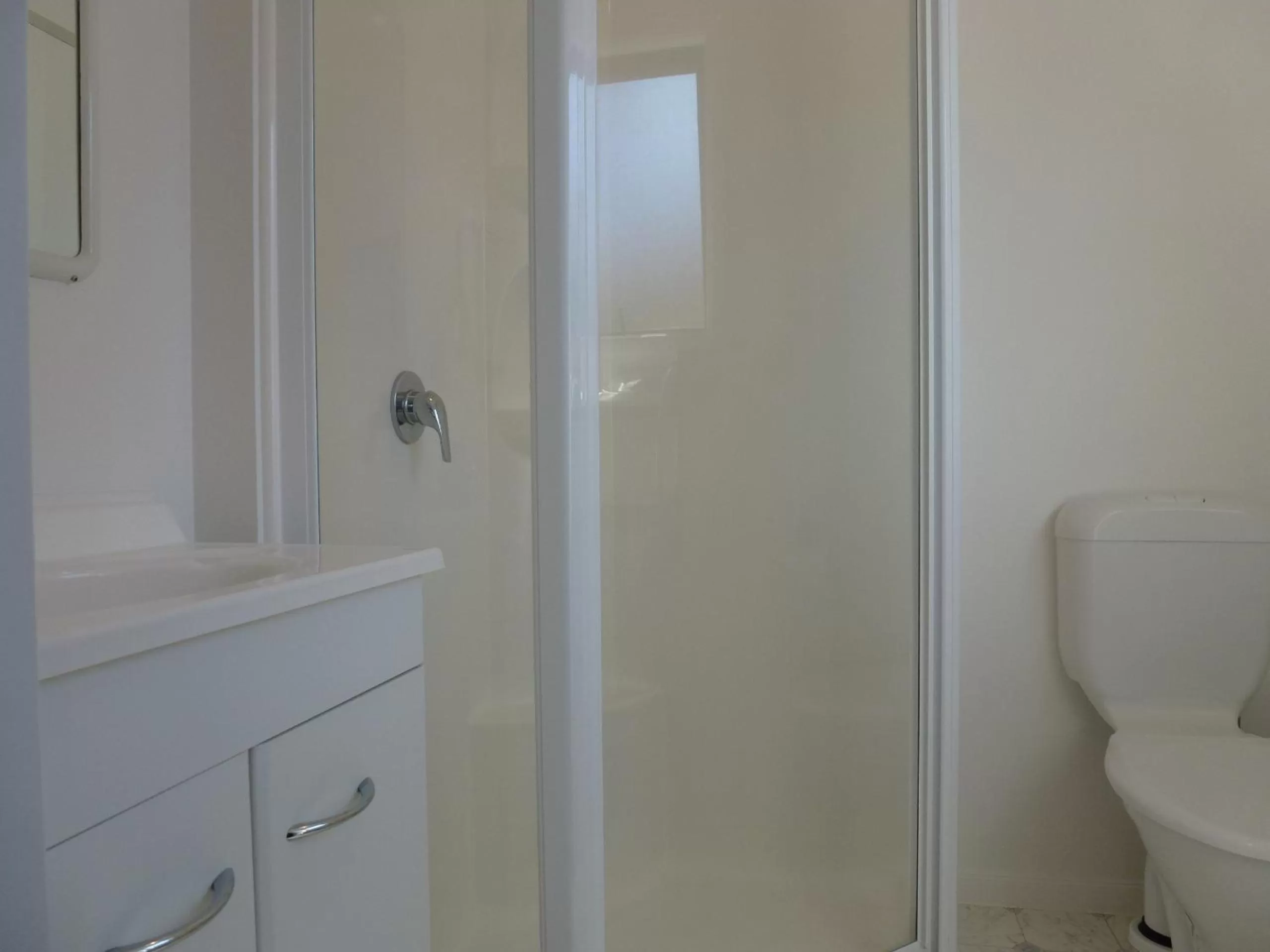 Bathroom in Mana-Nui Motel