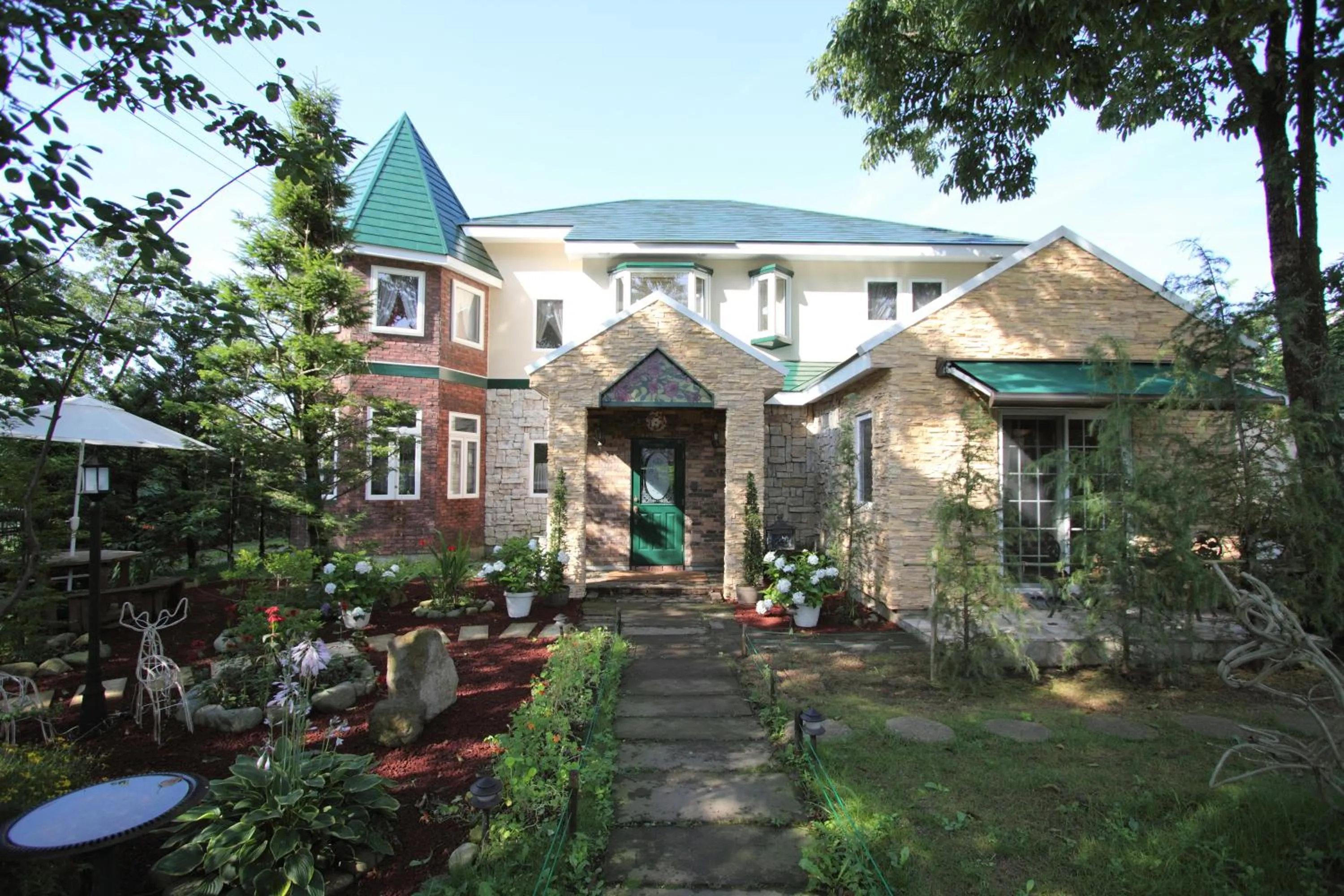 Property building in Scotch Court