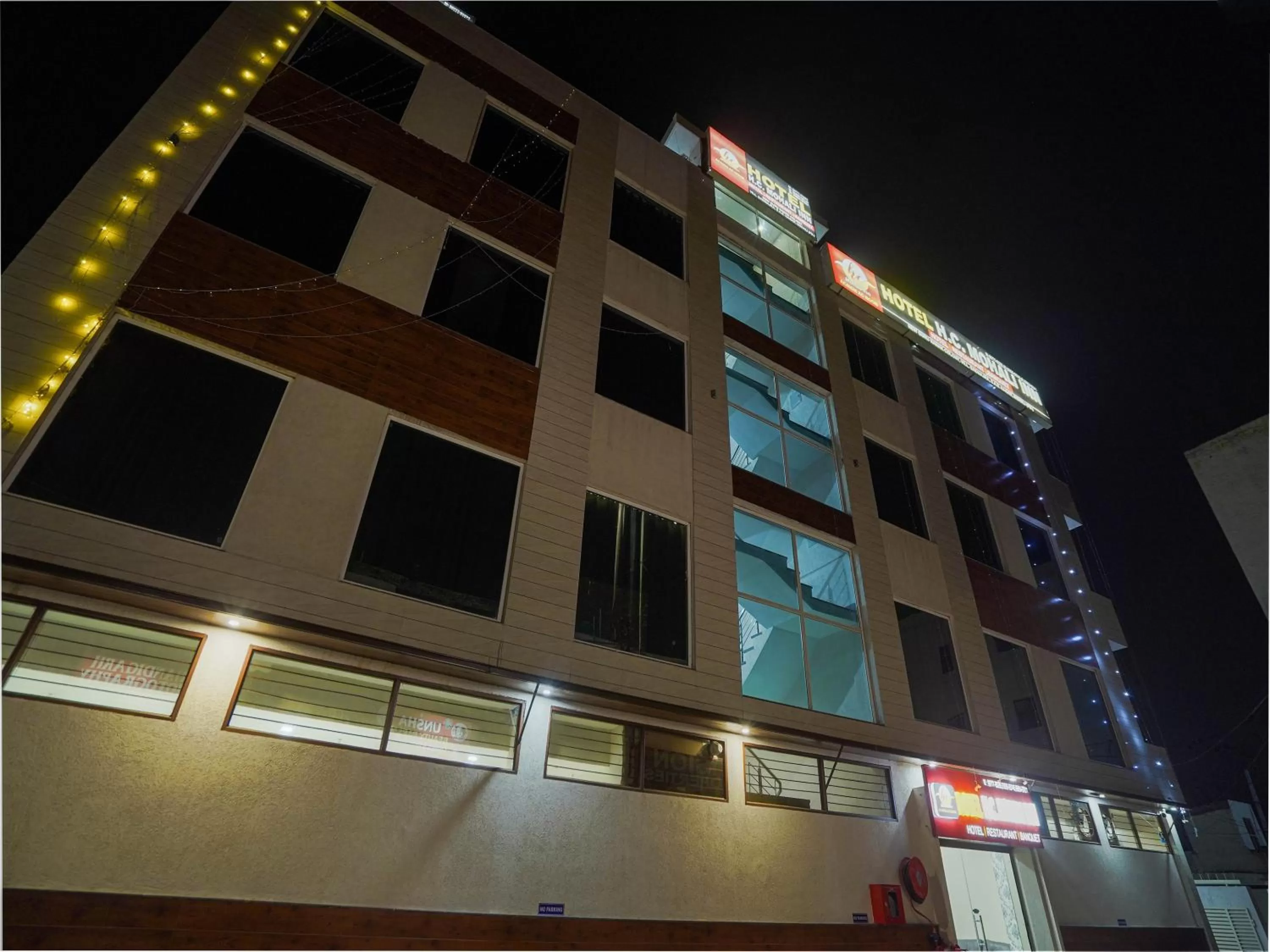Facade/entrance, Property Building in FabHotel HC Mohali Inn