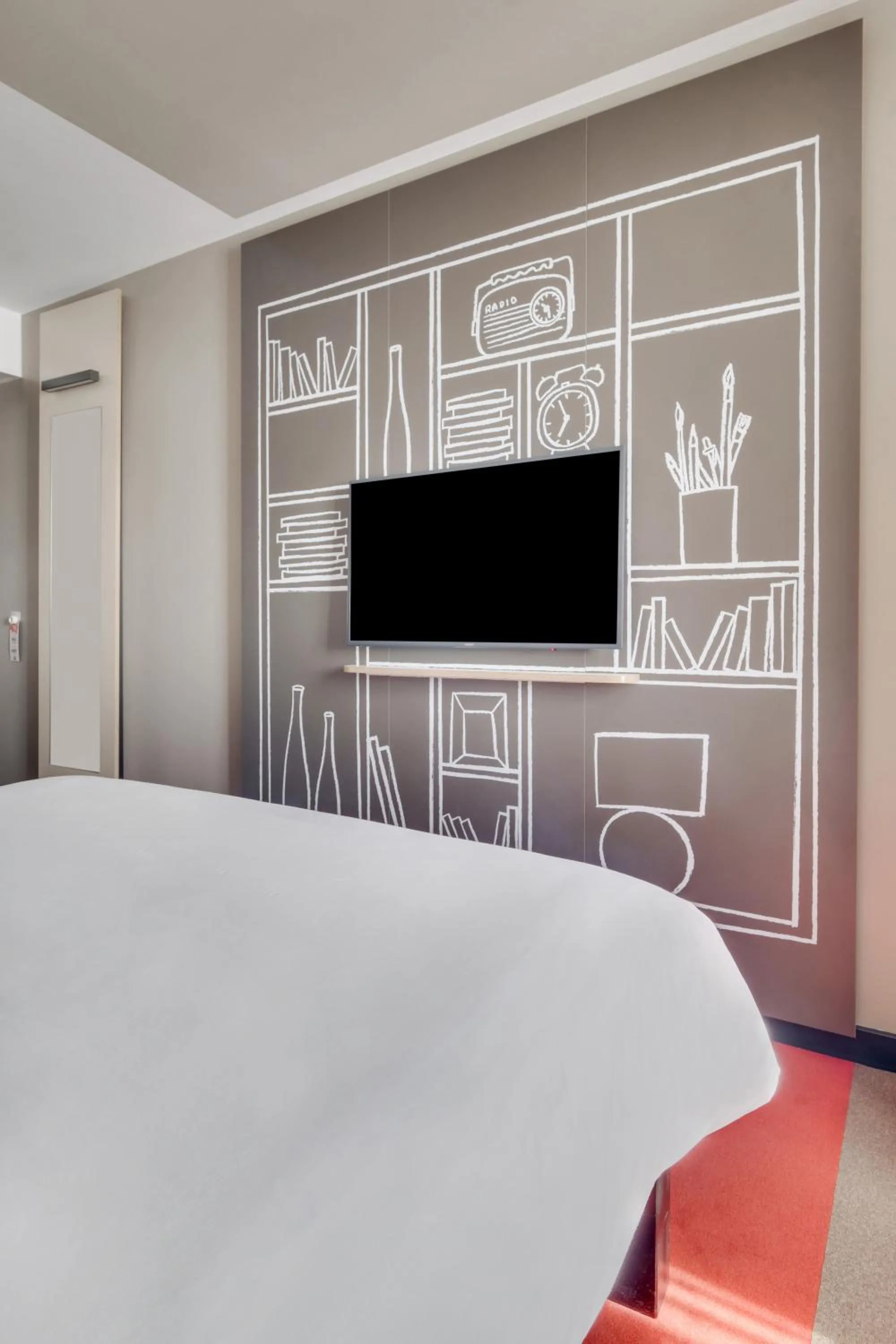 TV and multimedia in ibis Saint Germain en Laye Centre