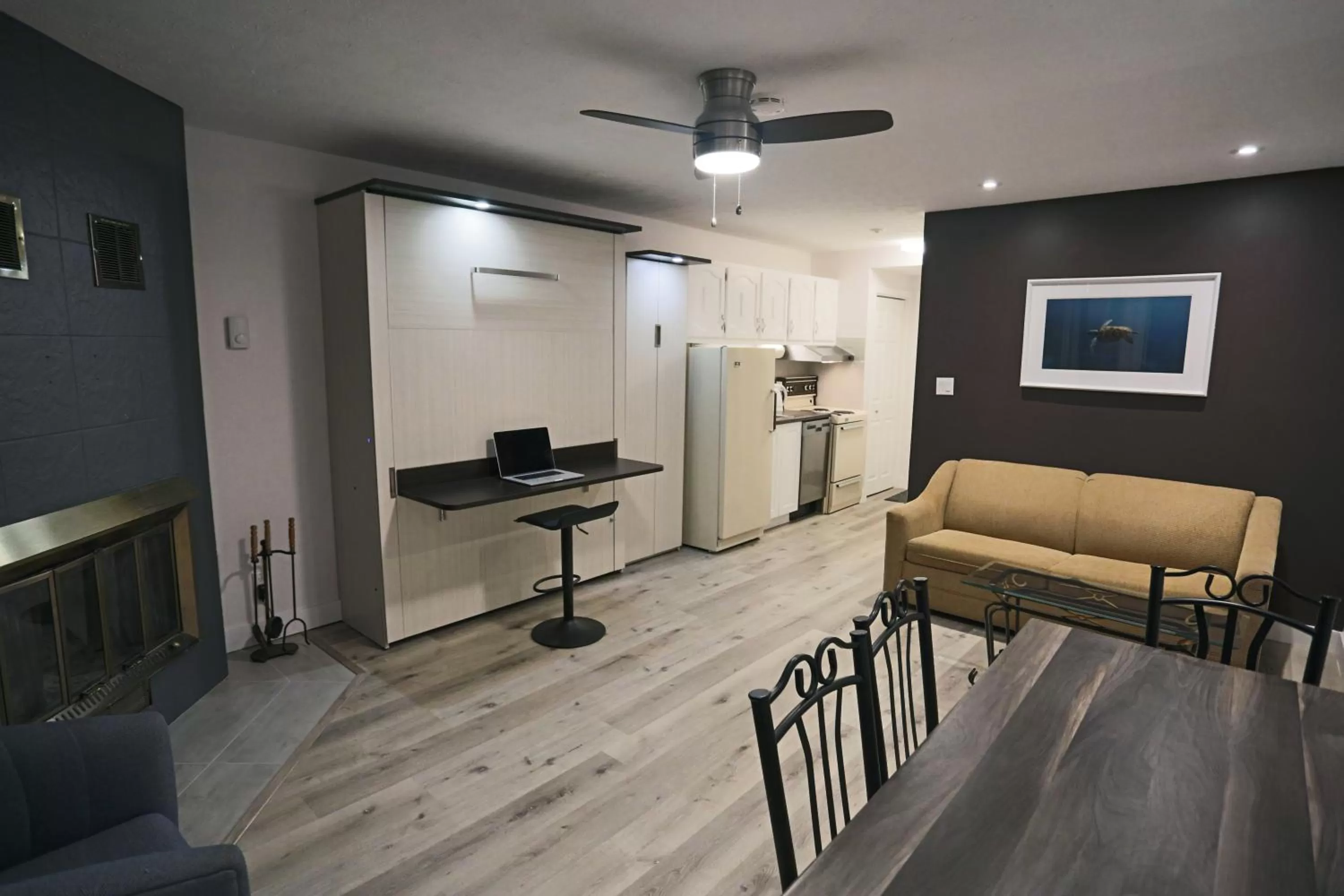 Seating Area in Magog Waterfront Studio 106