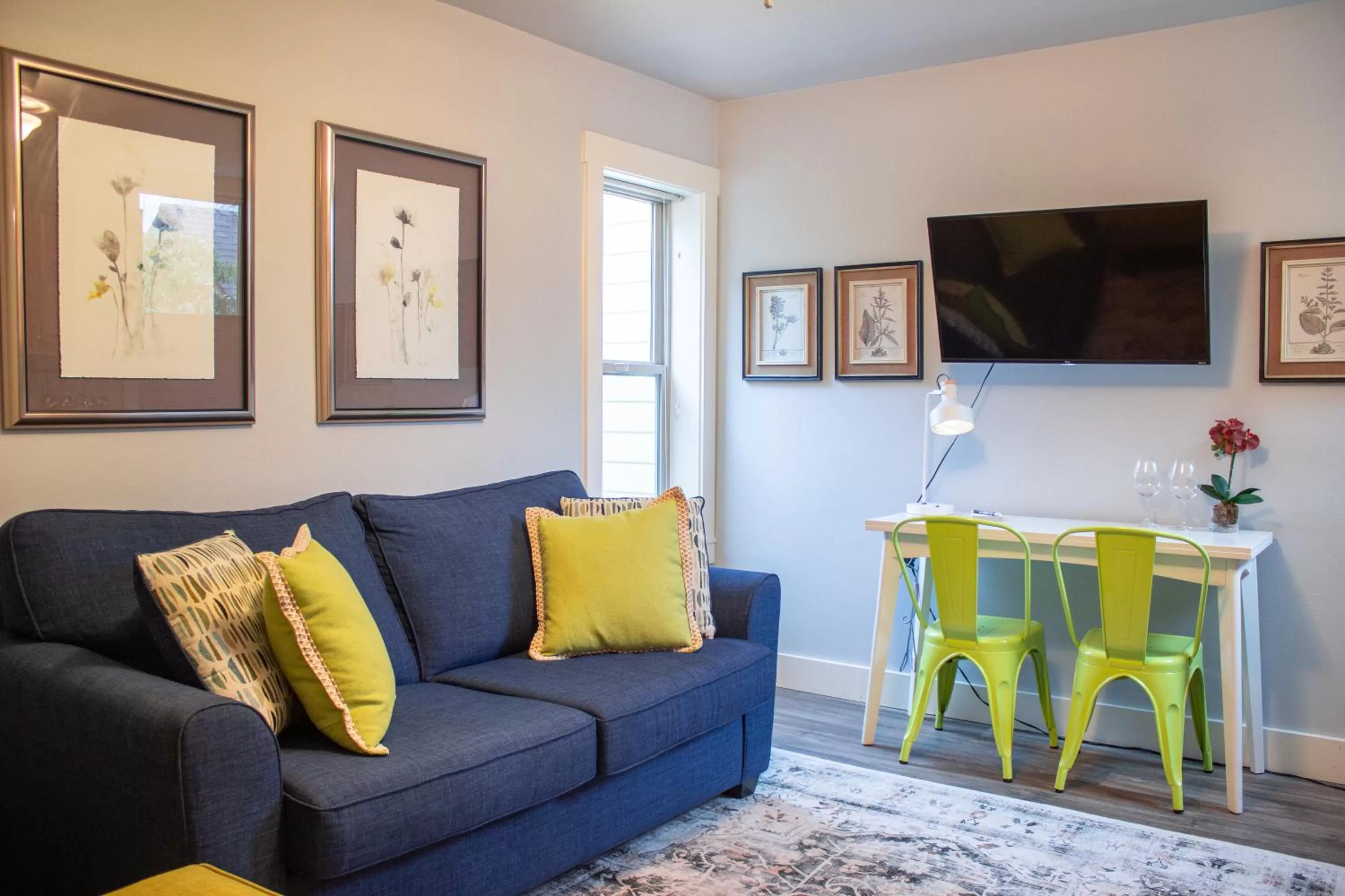 Living room in Douglas On Third