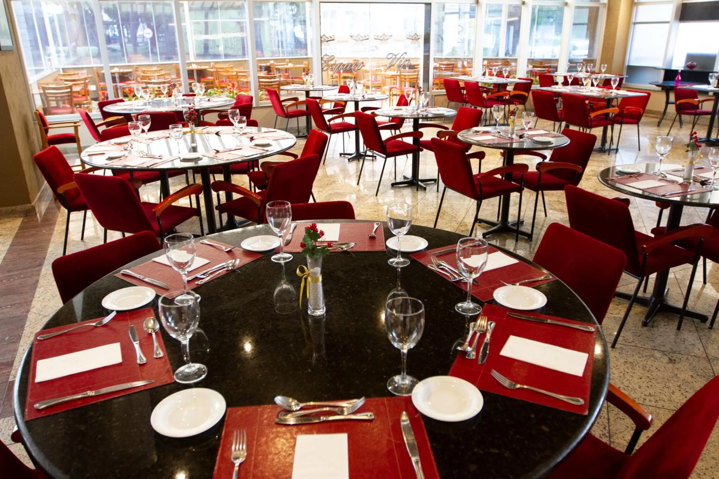 Restaurant/Places to Eat in Bristol International Guarulhos