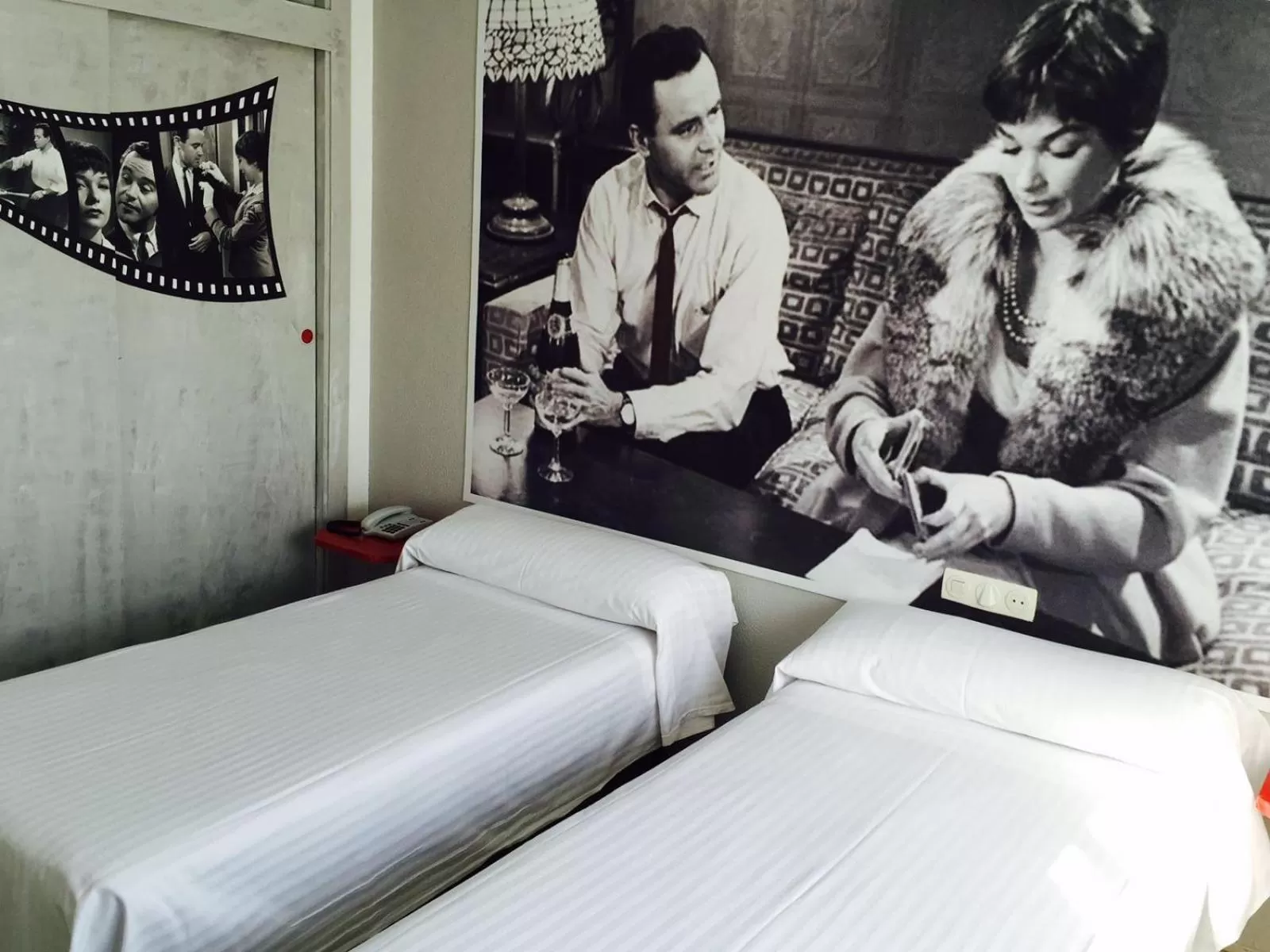 Photo of the whole room in Hotel Sur Utopia