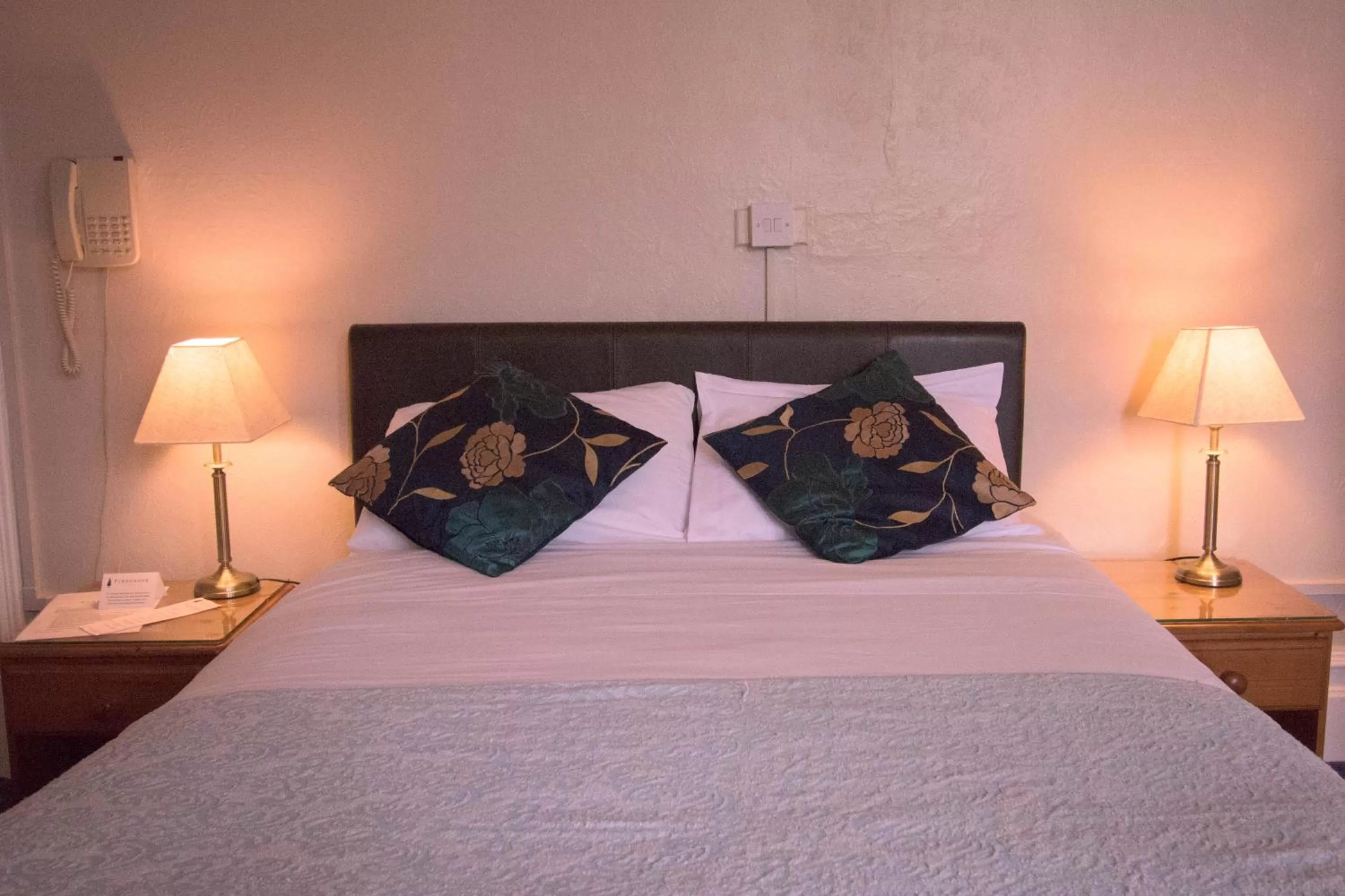 Bed in Pinegrove Hotel