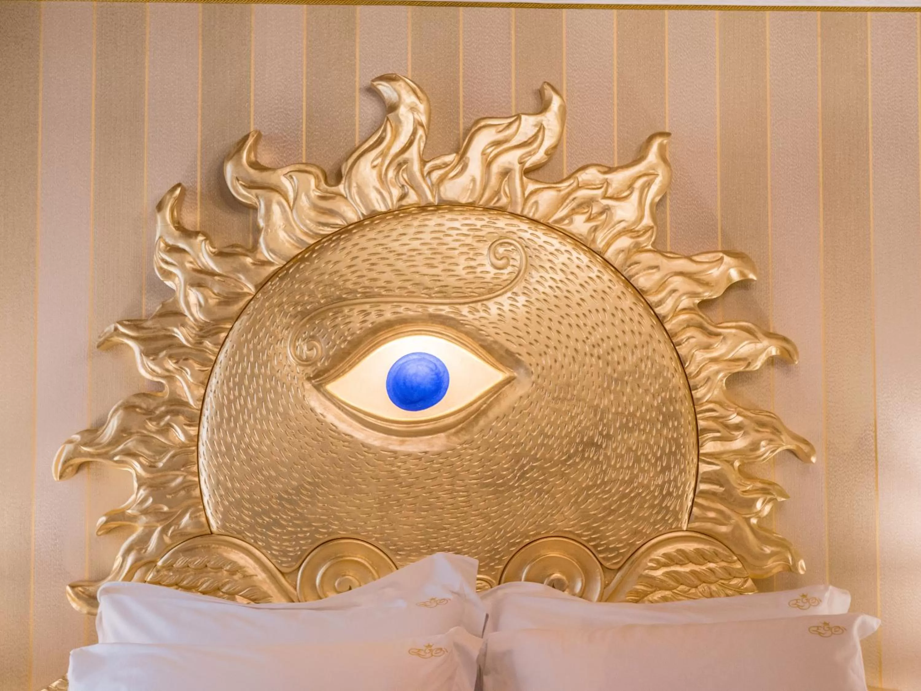 Bed in EGO' Boutique Hotel - The Silk Road