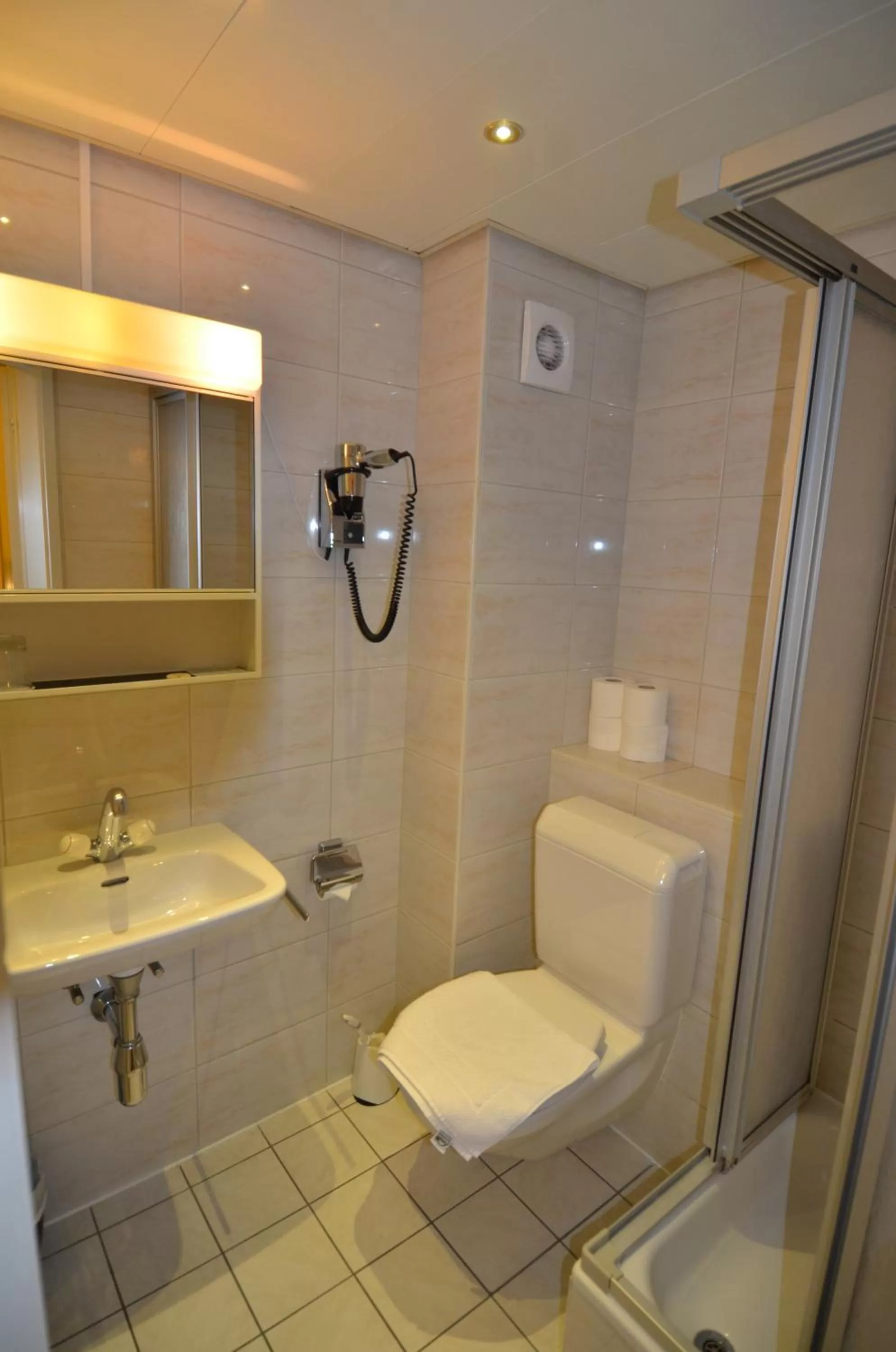 Bathroom in Beausite