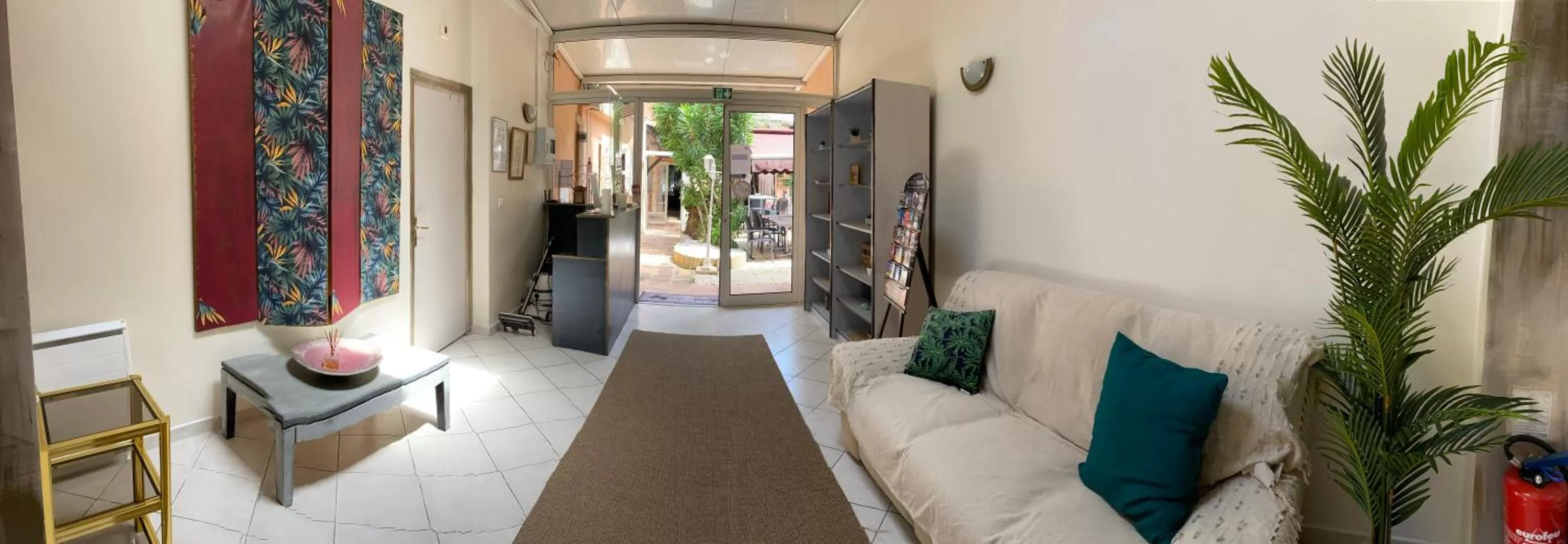 Seating Area in Hôtel Le Derby