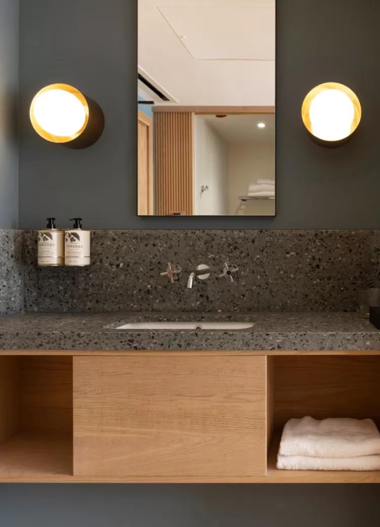 Mollie's Motel & Diner Bristol