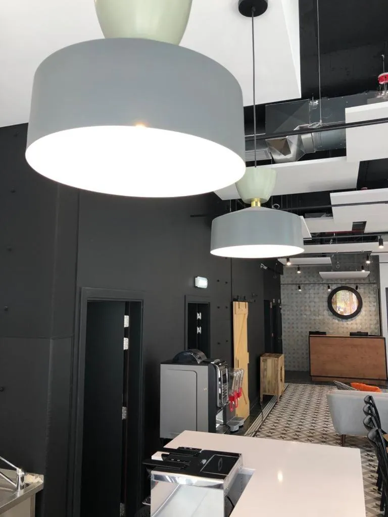 Communal lounge/ TV room in Be Lisbon Hostel Intendente