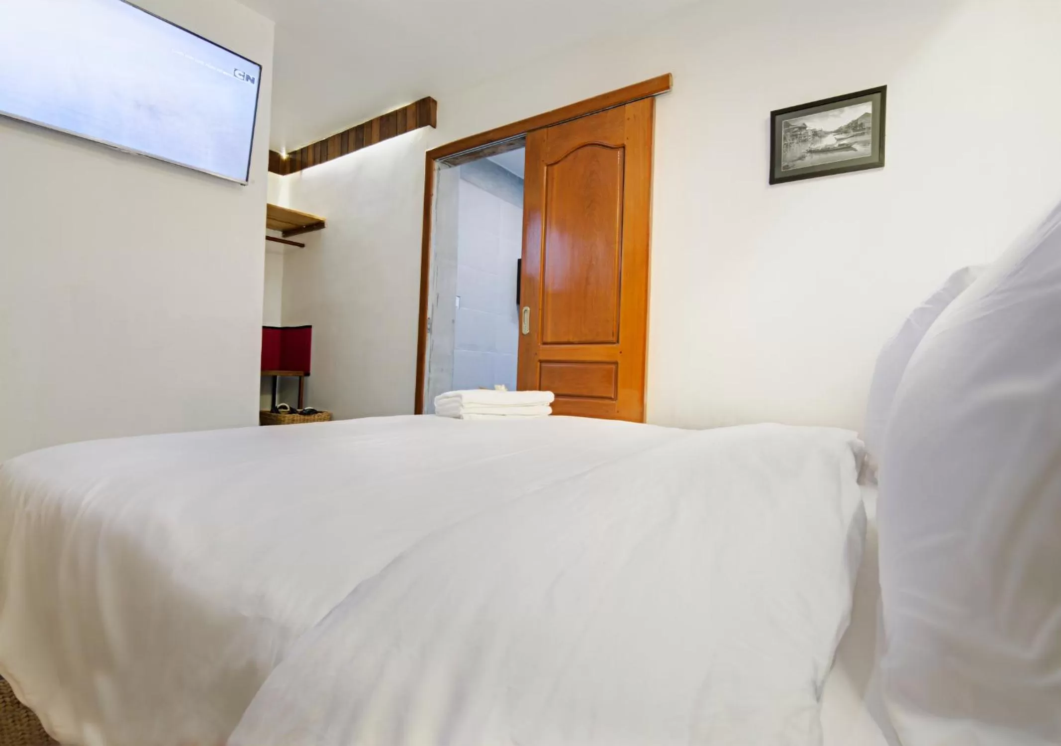 Bed in Maison Model d'Angkor