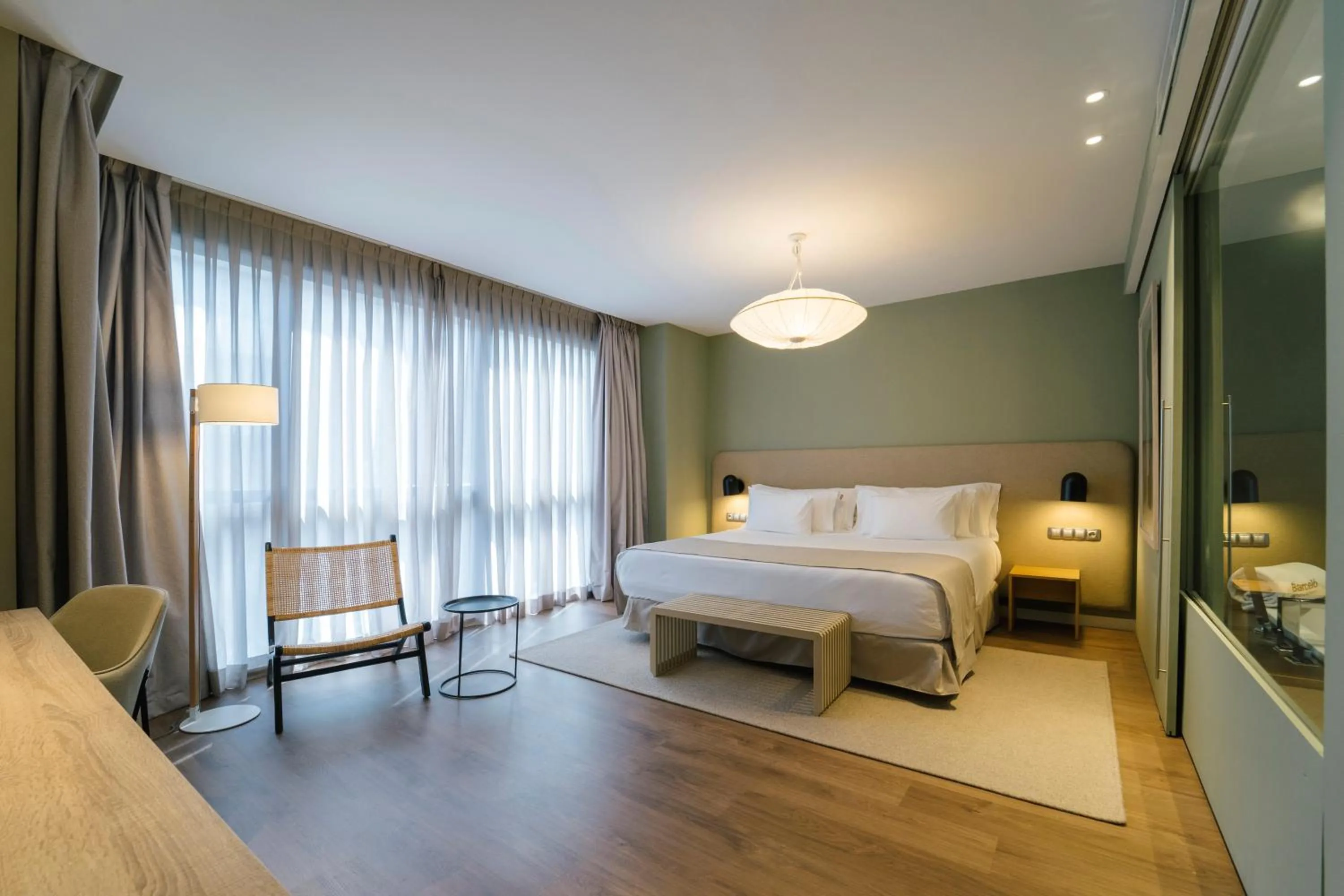 Photo of the whole room, Bed in Barceló Oviedo Cervantes