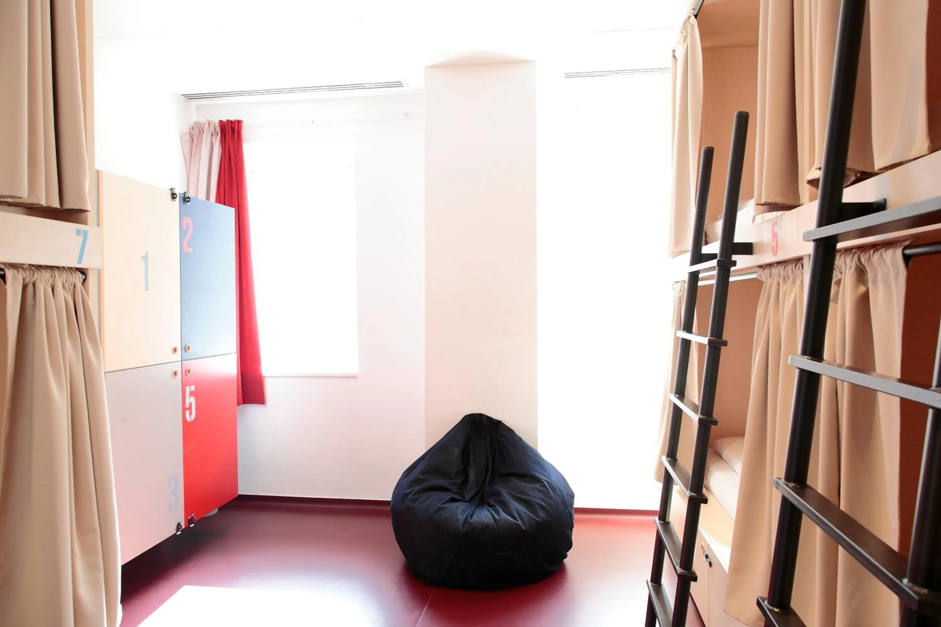 Photo of the whole room, Bed in Maverick Budapest Soho