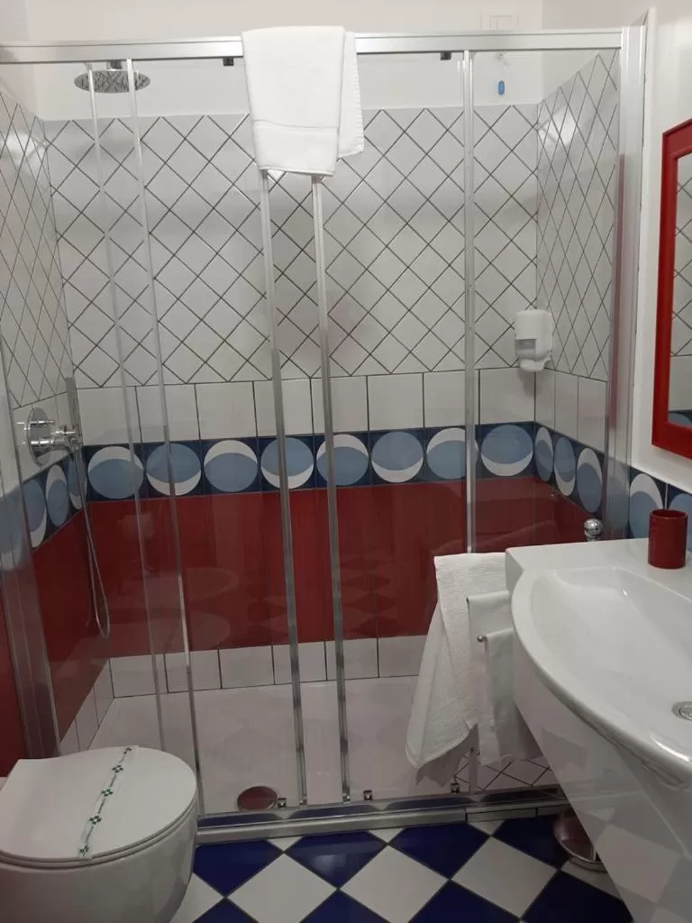 Shower in Hotel Belvedere