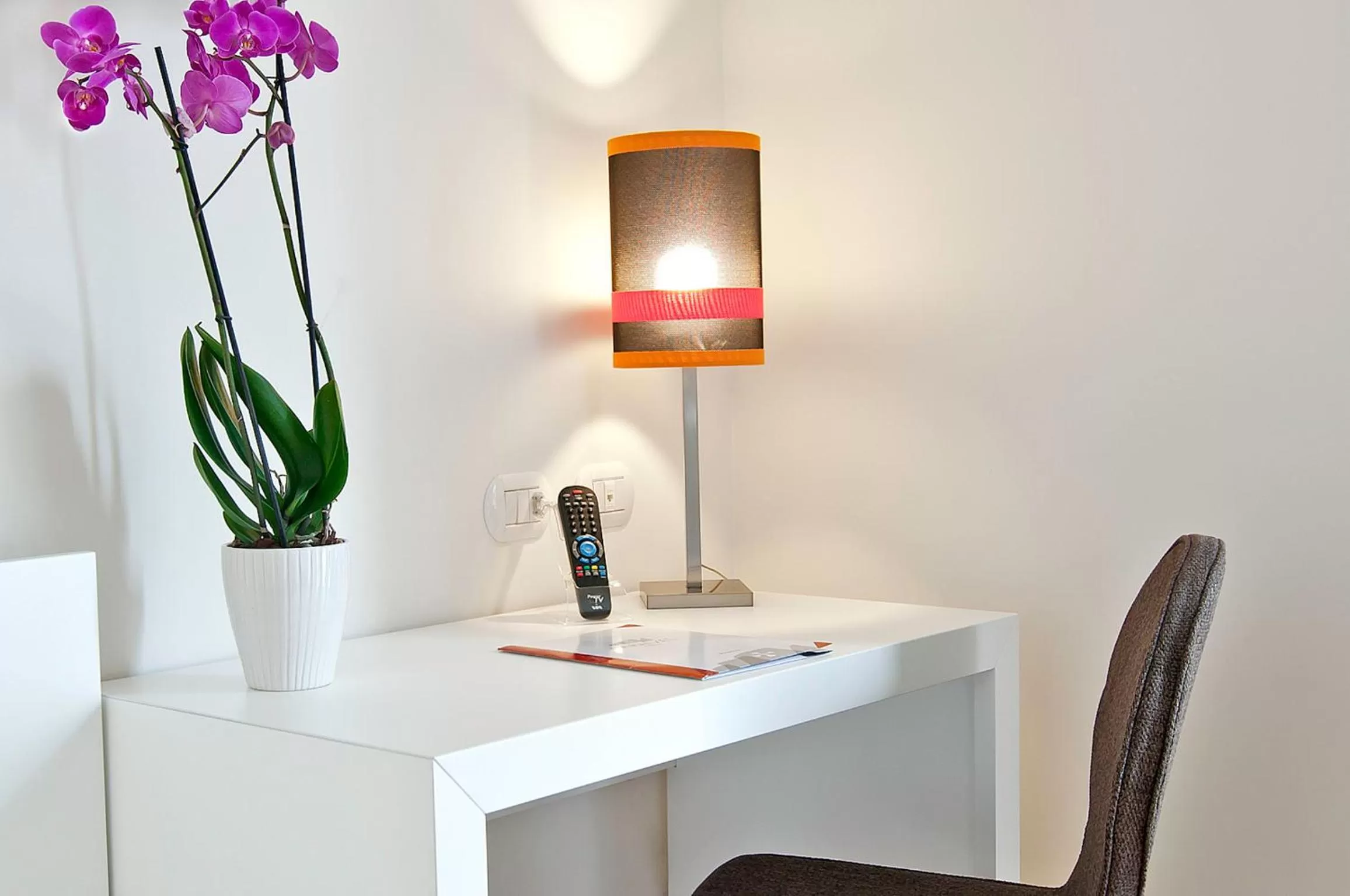 Seating area in Hotel Caravel