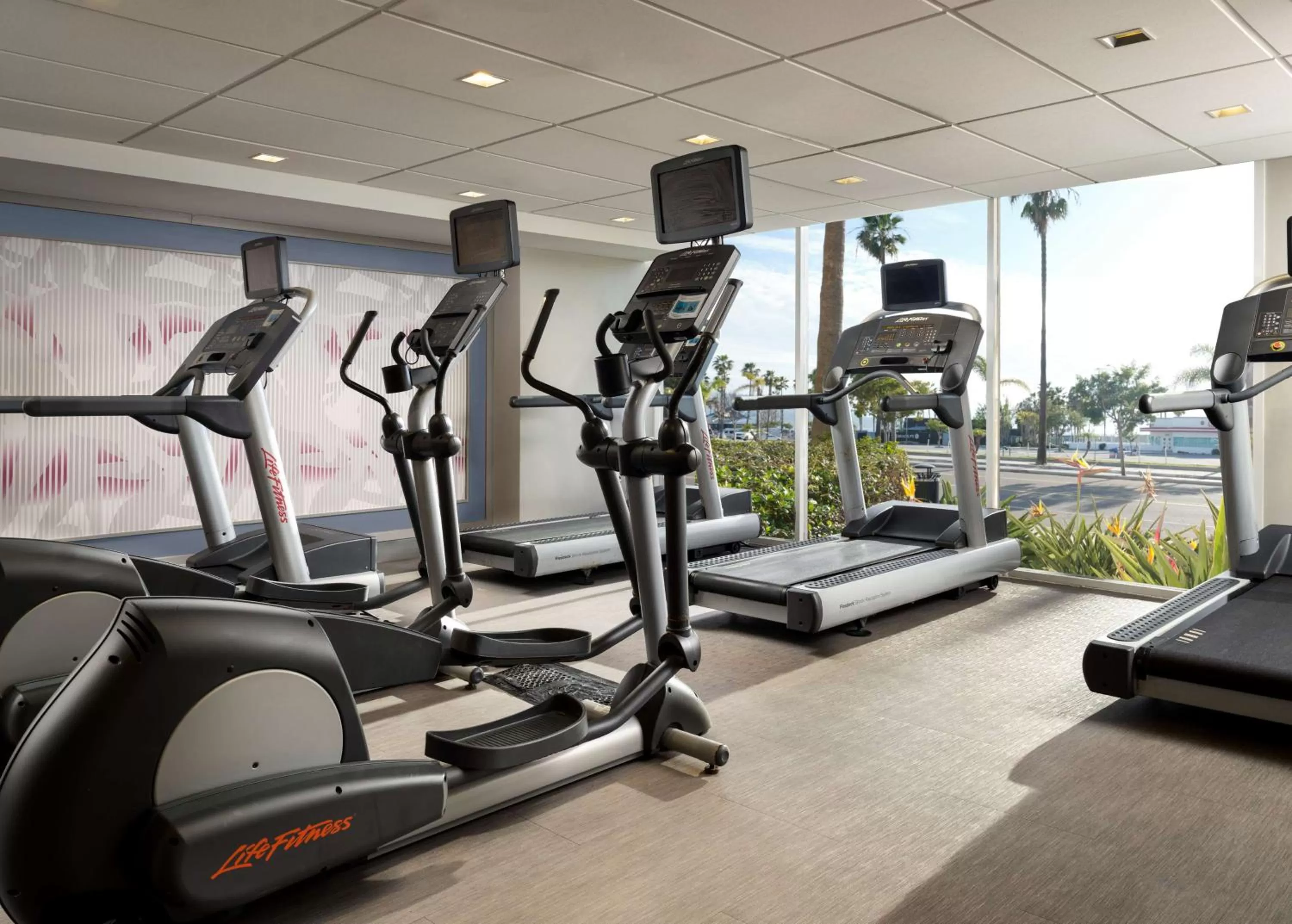 Fitness centre/facilities in Sonesta Redondo Beach and Marina