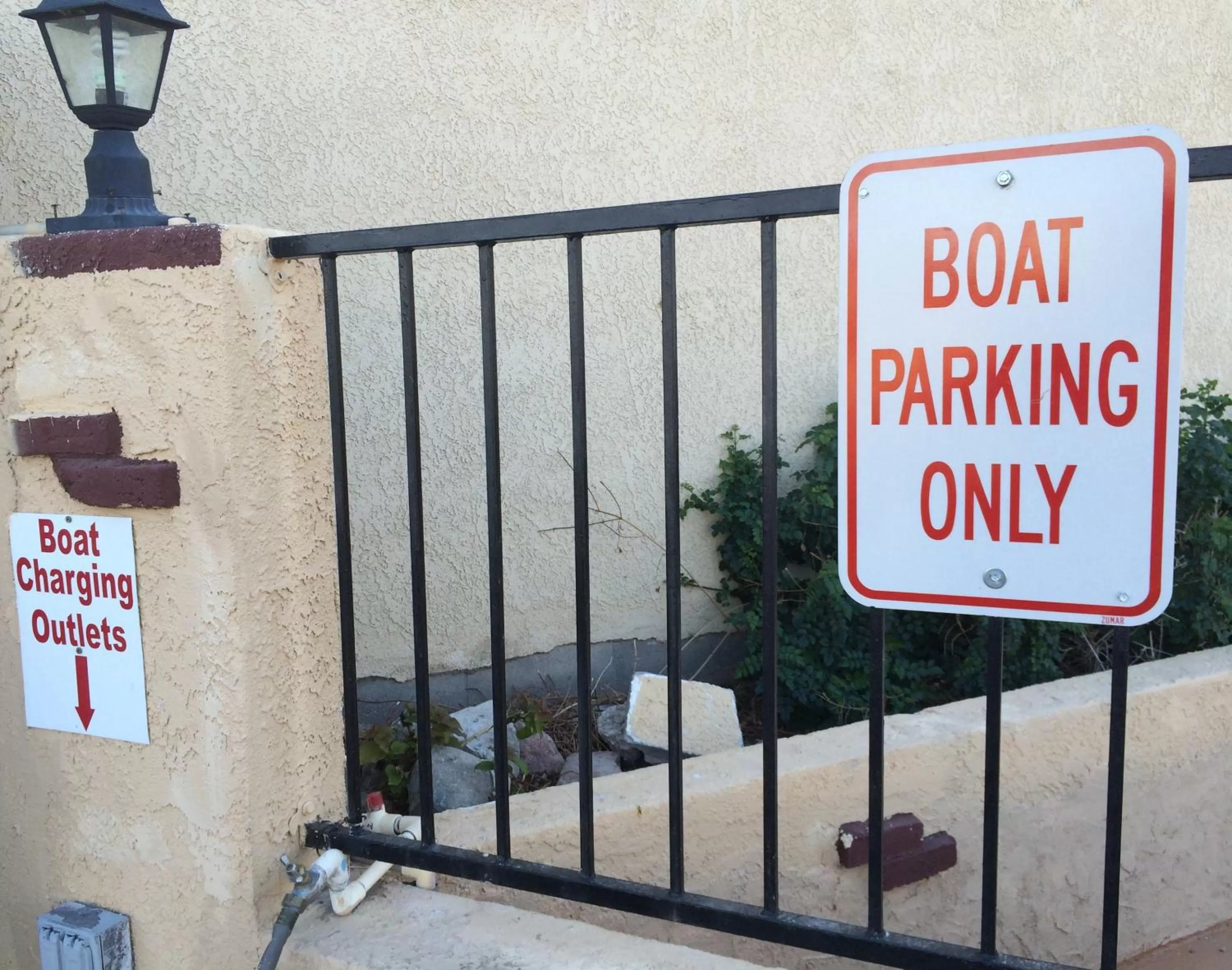 Property logo or sign in Windsor Inn Lake Havasu City