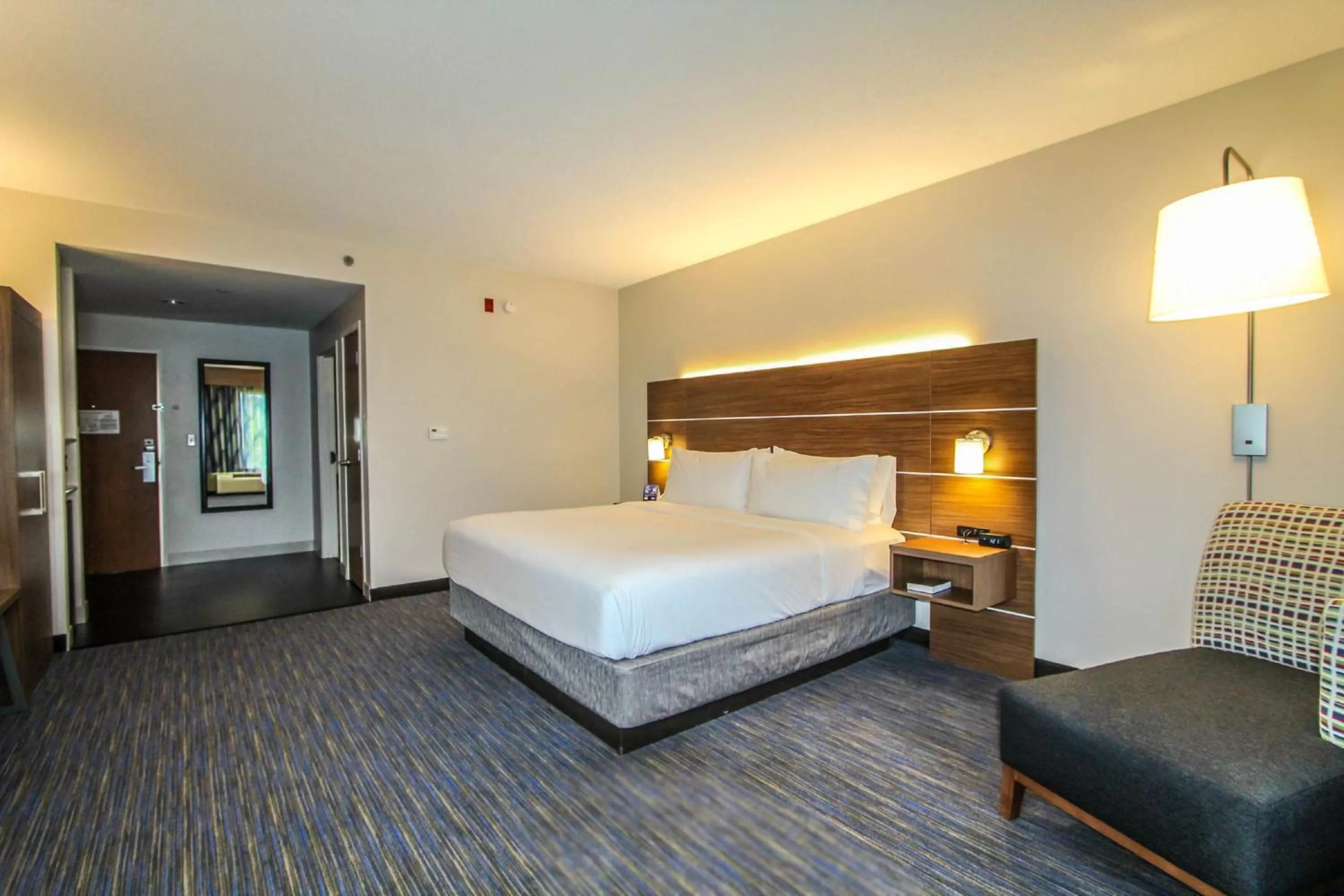 Photo of the whole room, Bed in Holiday Inn Express Hotel & Suites Charleston - North by IHG